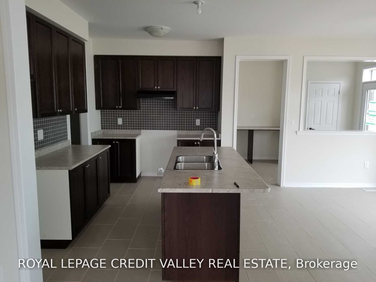 76 Fleming Crescent Property Photo 3
