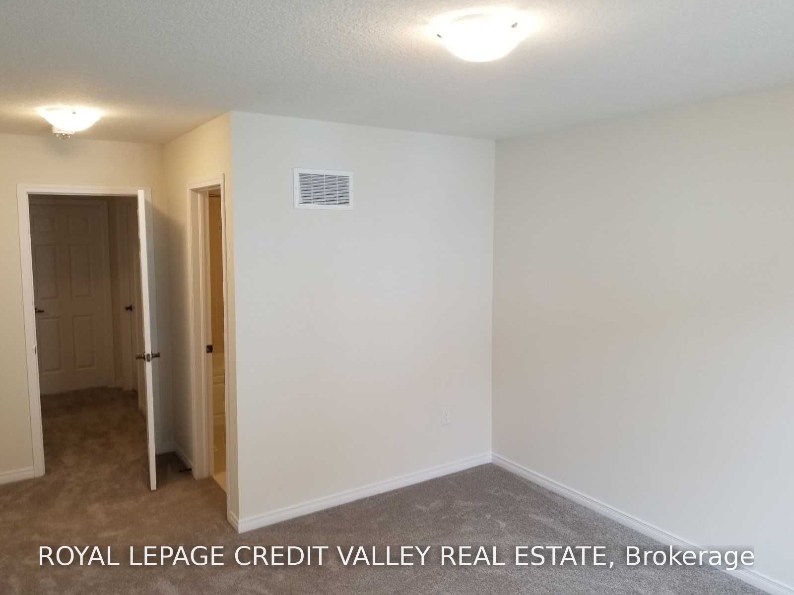76 Fleming Crescent Property Photo 13