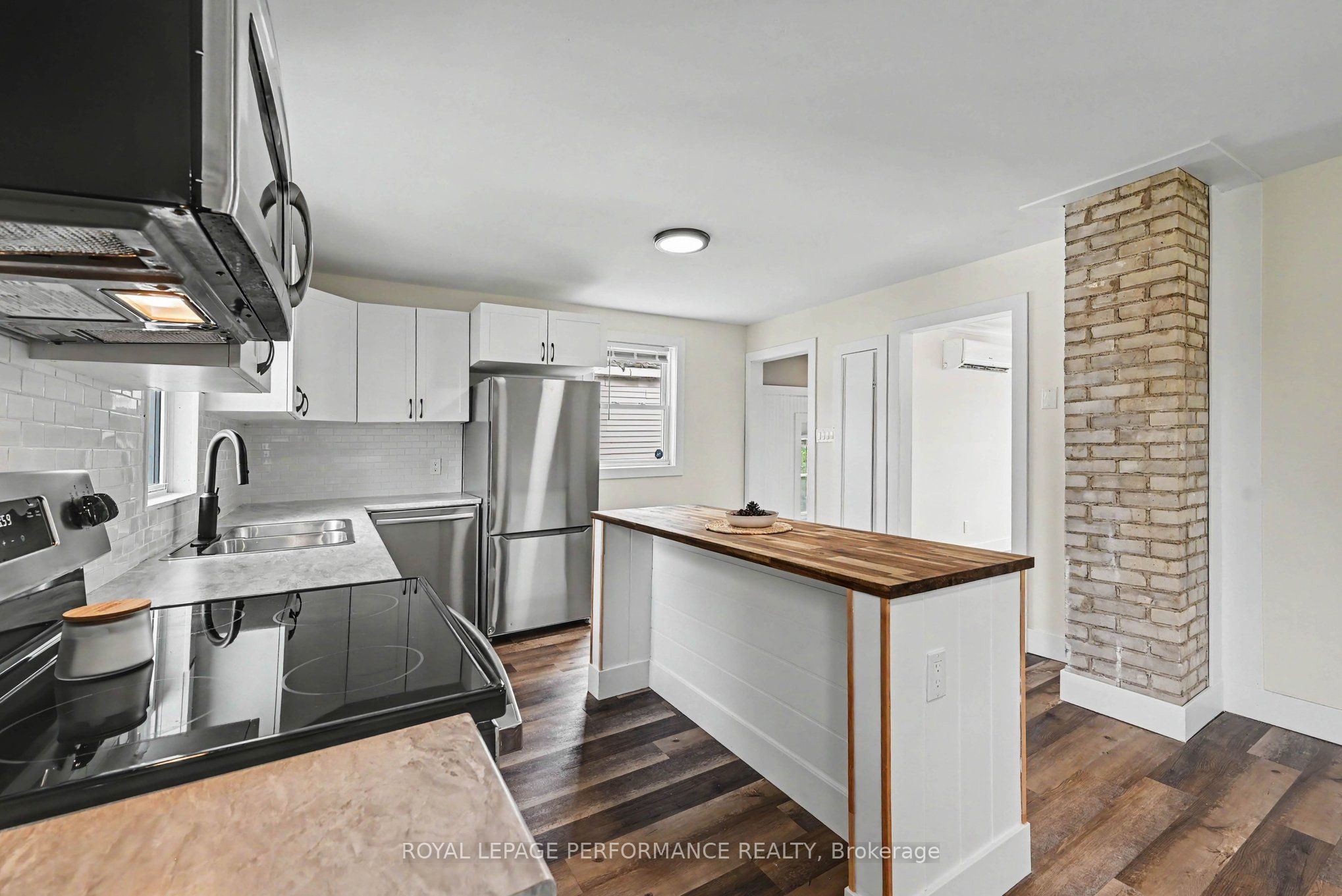 1008 Second Street E Property Photo 8