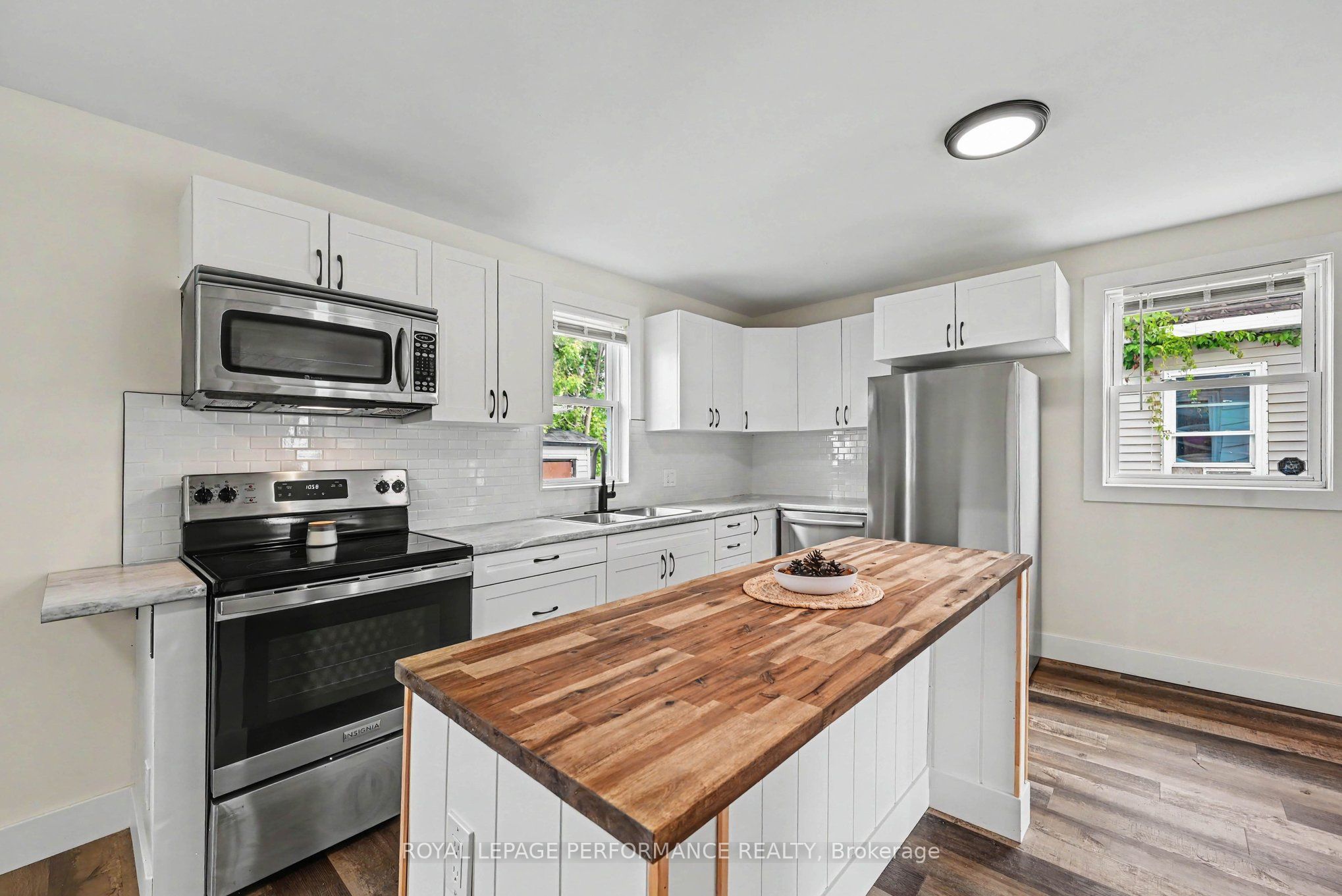 1008 Second Street E Property Photo 10