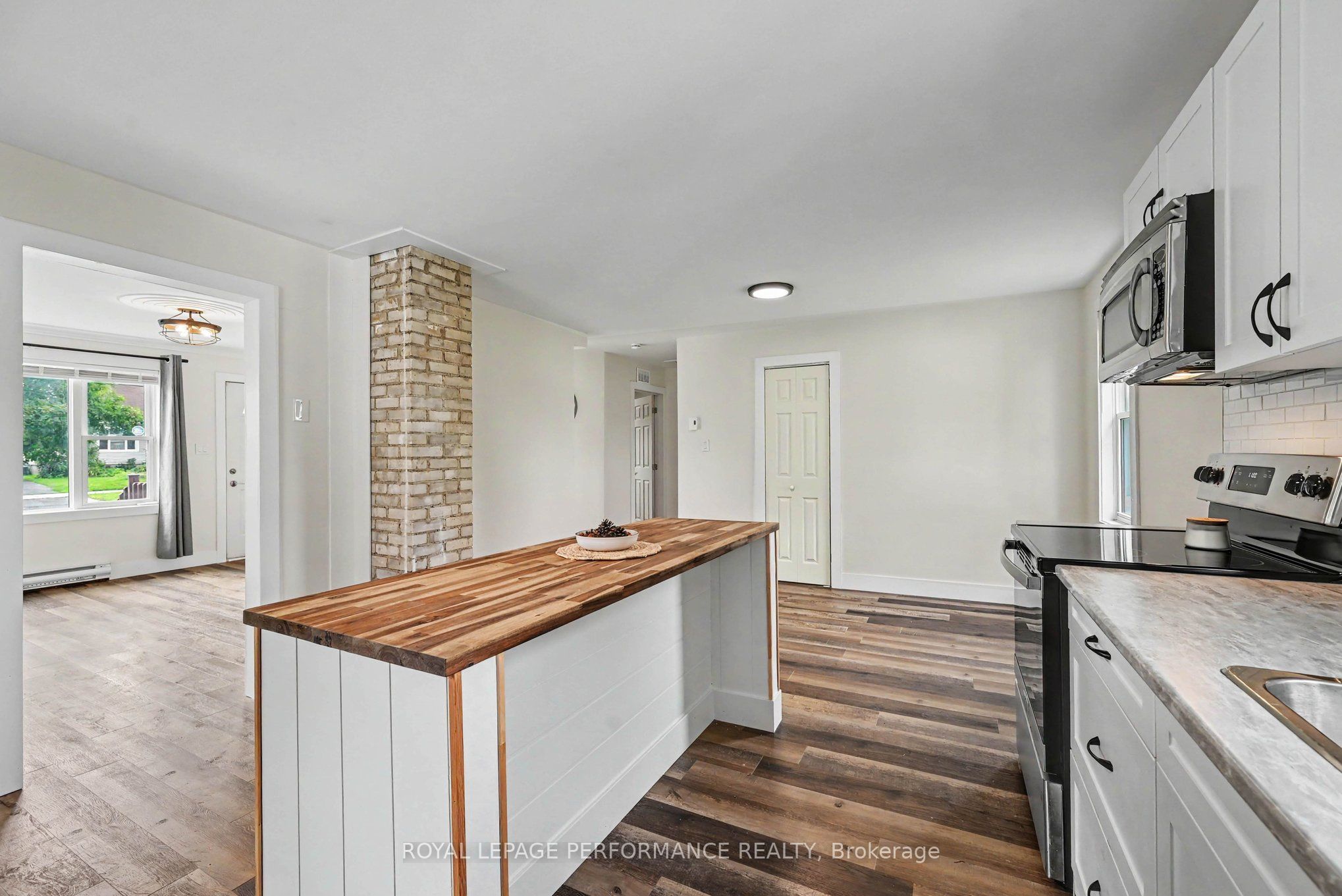 1008 Second Street E Property Photo 15