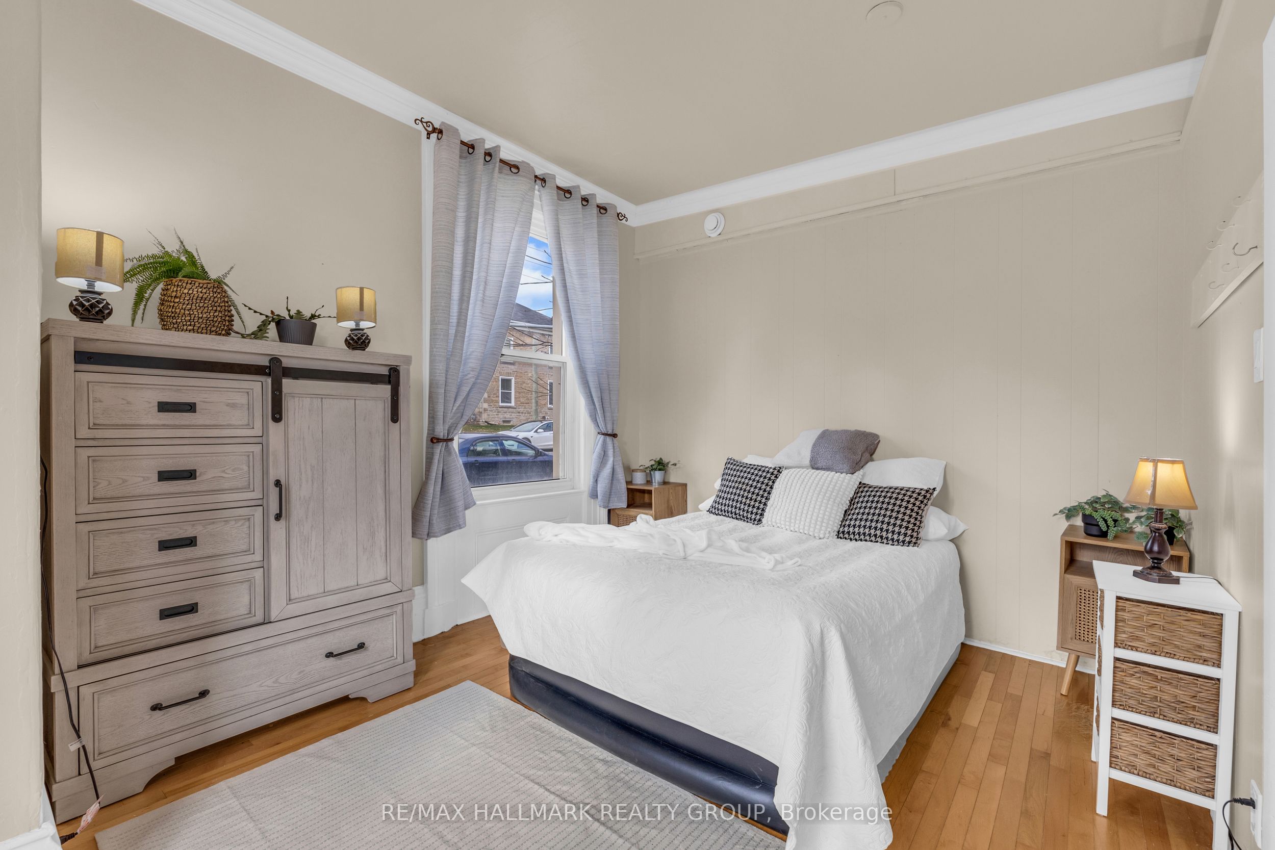15 Elmsley Street N 3 Property Photo 5