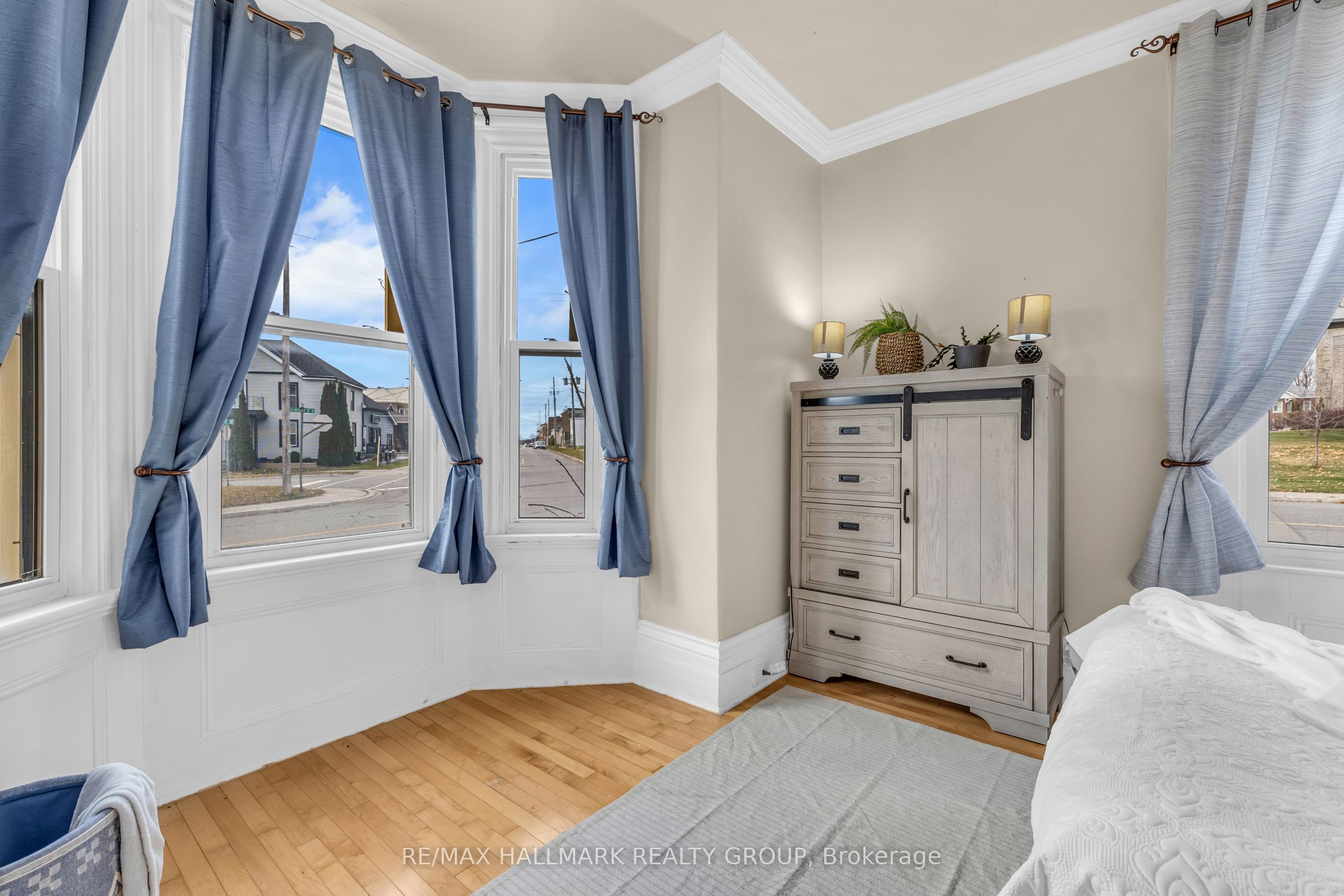 15 Elmsley Street N 3 Property Photo 7