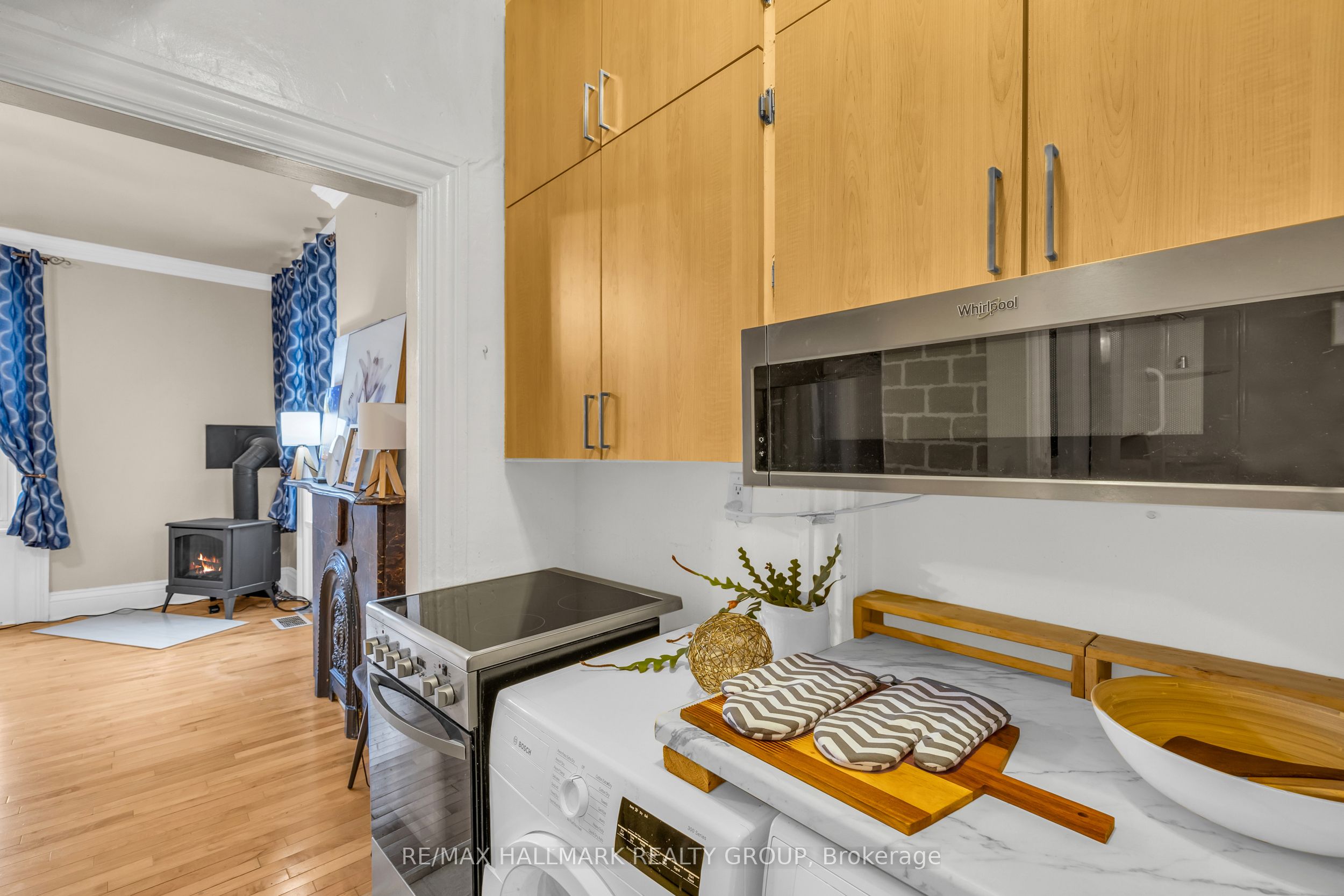 15 Elmsley Street N 3 Property Photo 10