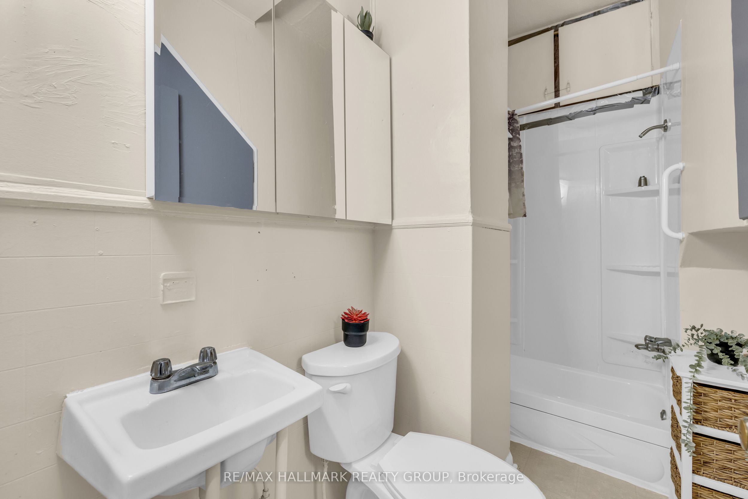 15 Elmsley Street N 3 Property Photo 11