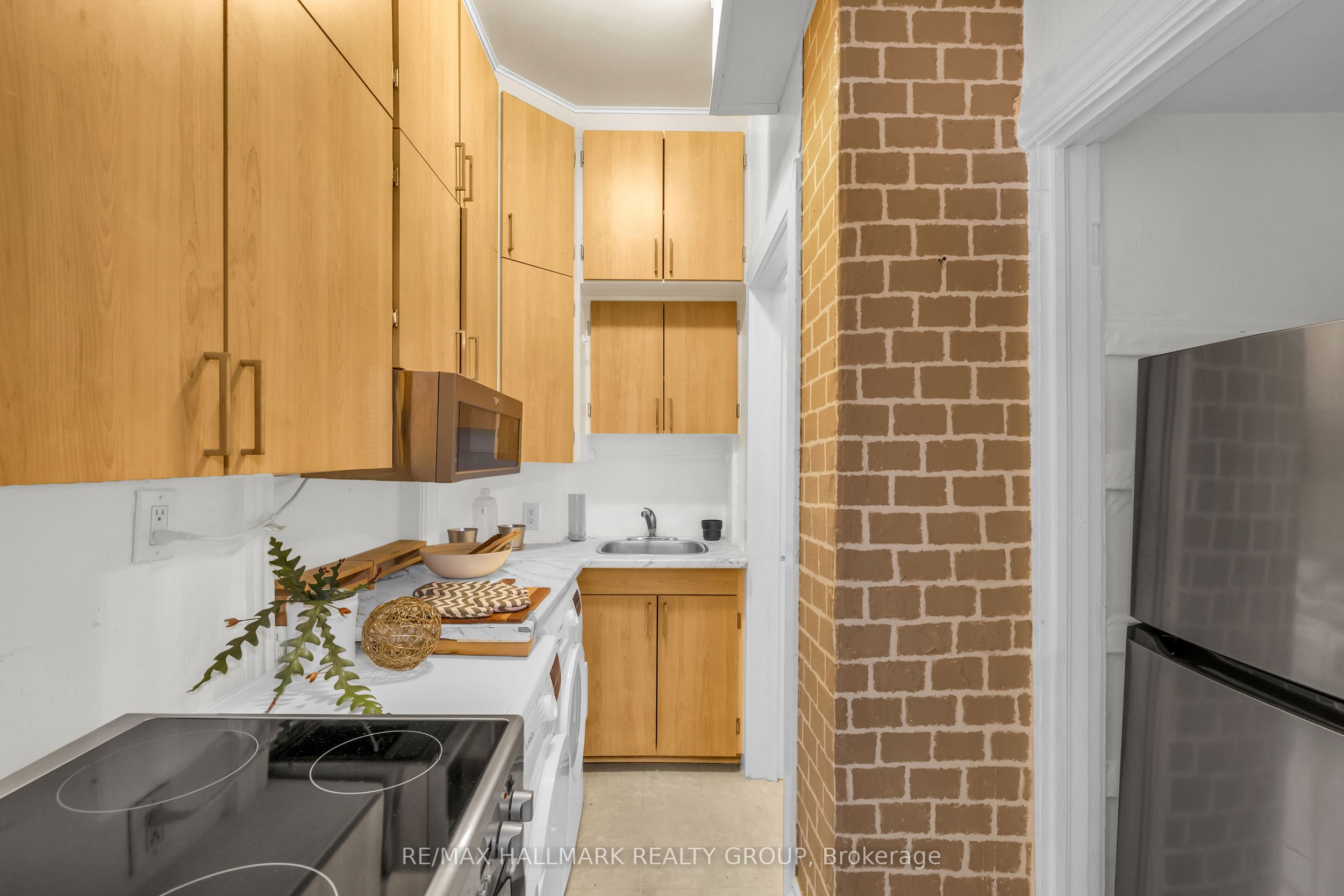 15 Elmsley Street N 3 Property Photo 13
