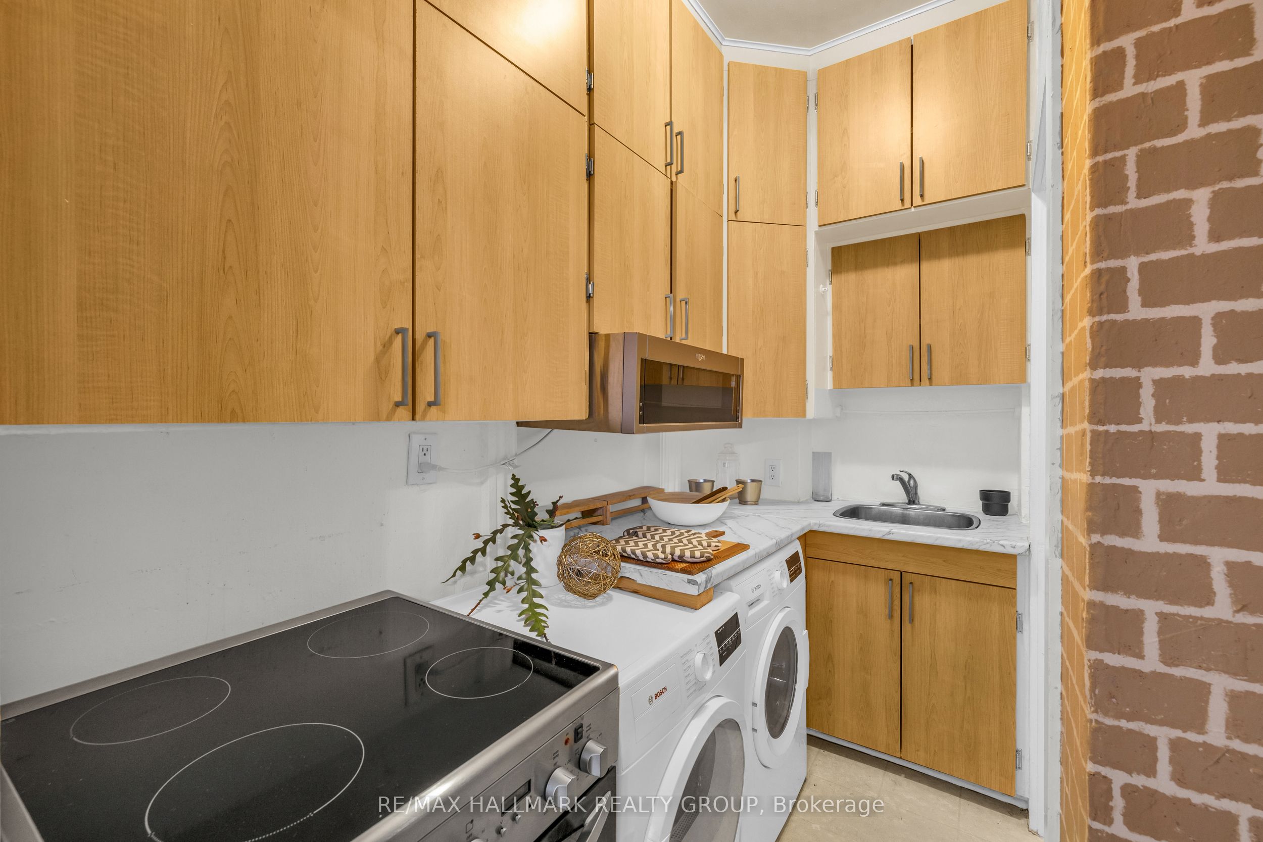 15 Elmsley Street N 3 Property Photo 14