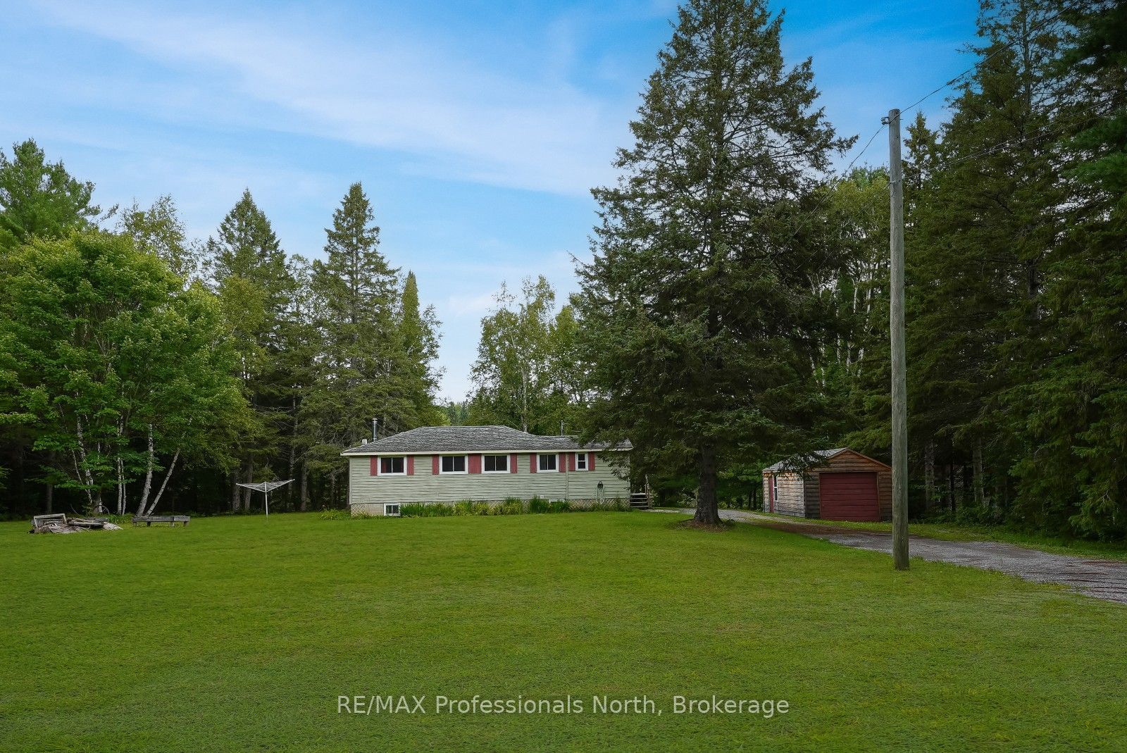 1052 Ablett Court Property Photo 4