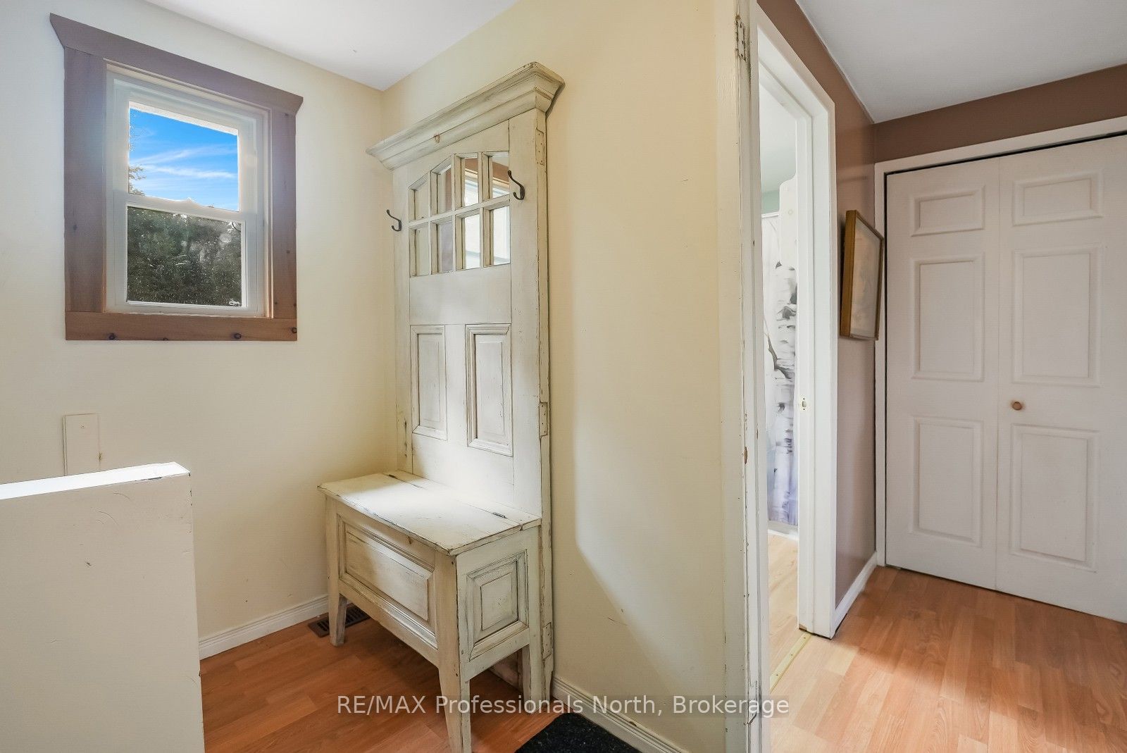 1052 Ablett Court Property Photo 8