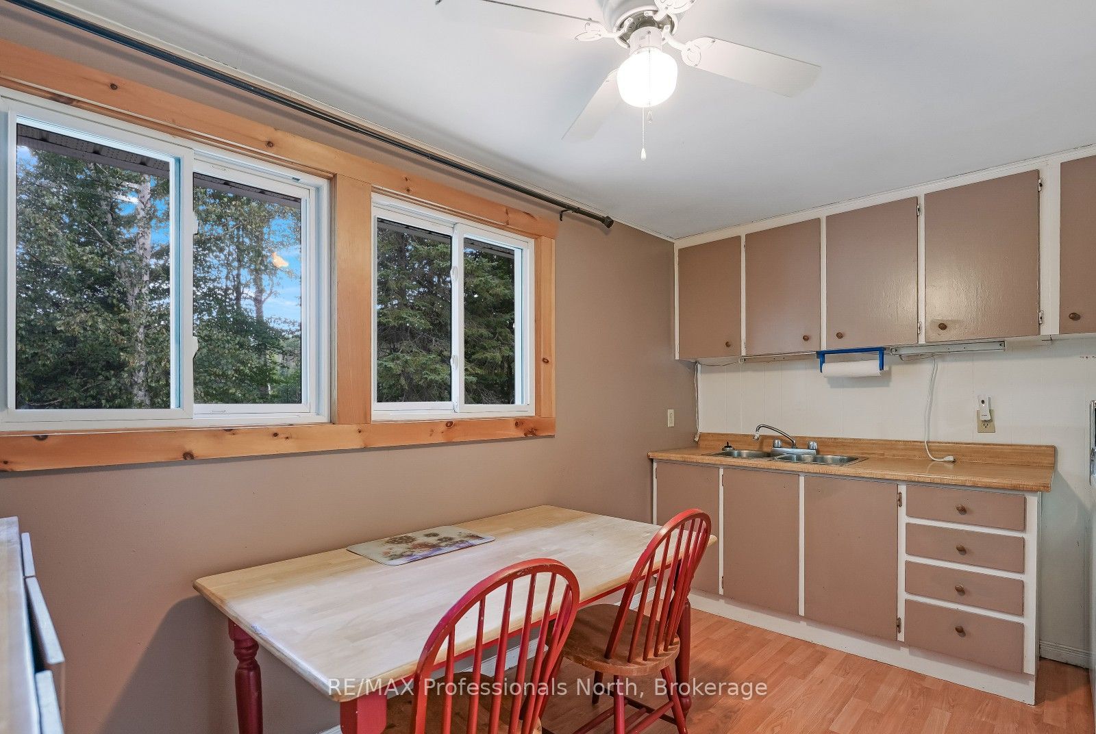1052 Ablett Court Property Photo 13