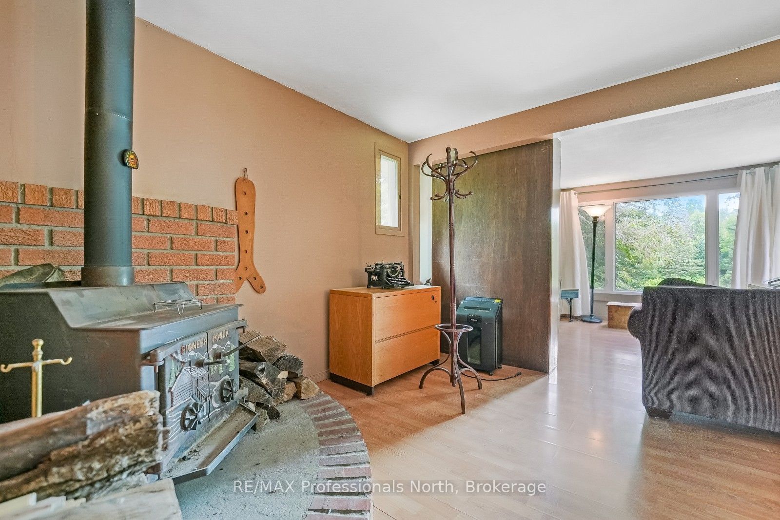1052 Ablett Court Property Photo 15