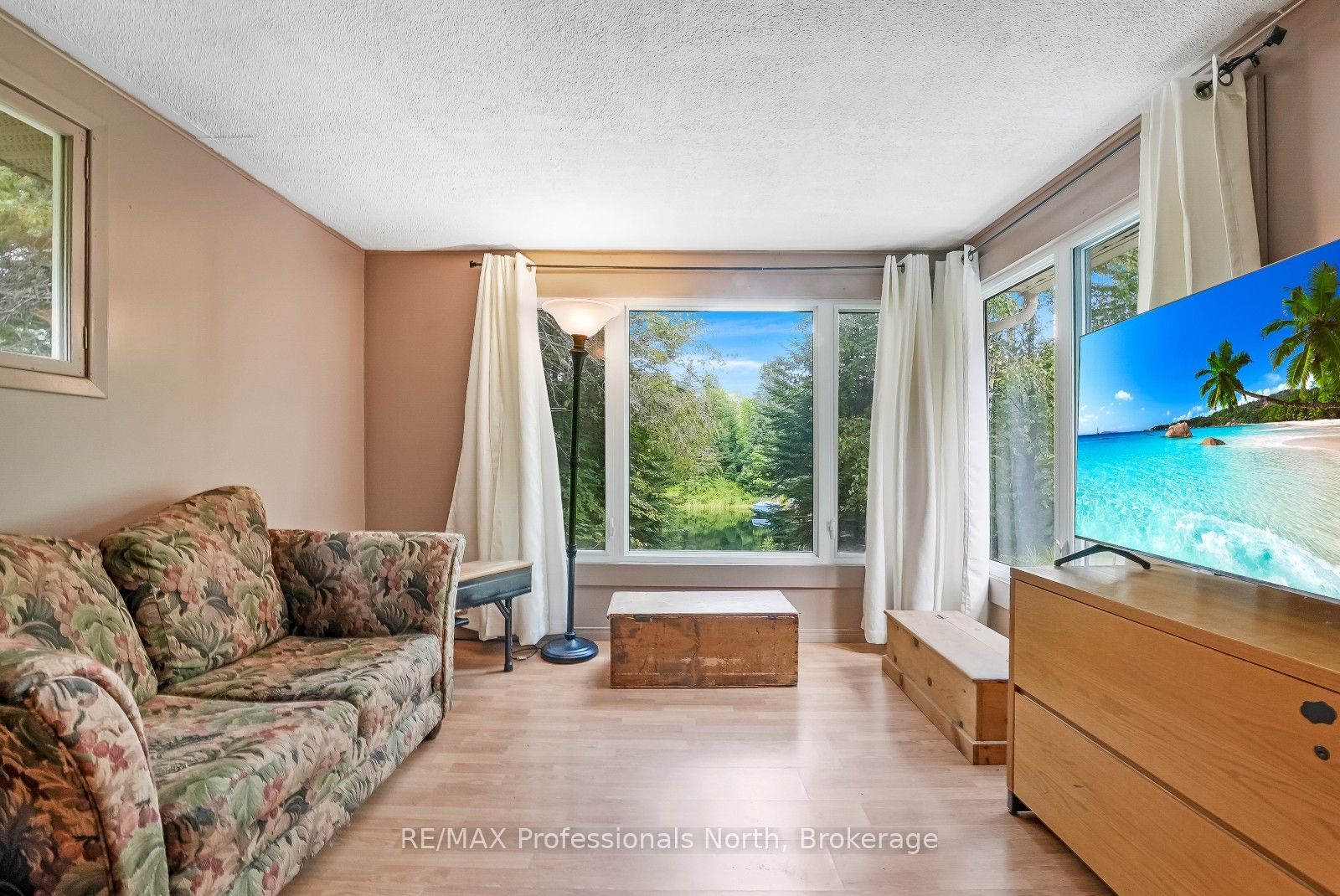 1052 Ablett Court Property Photo 20