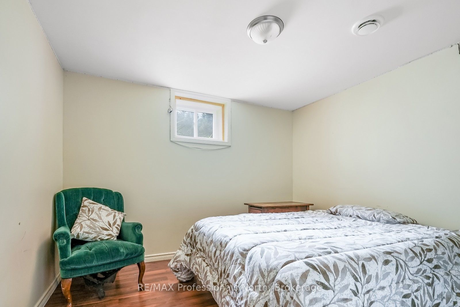 1052 Ablett Court Property Photo 27