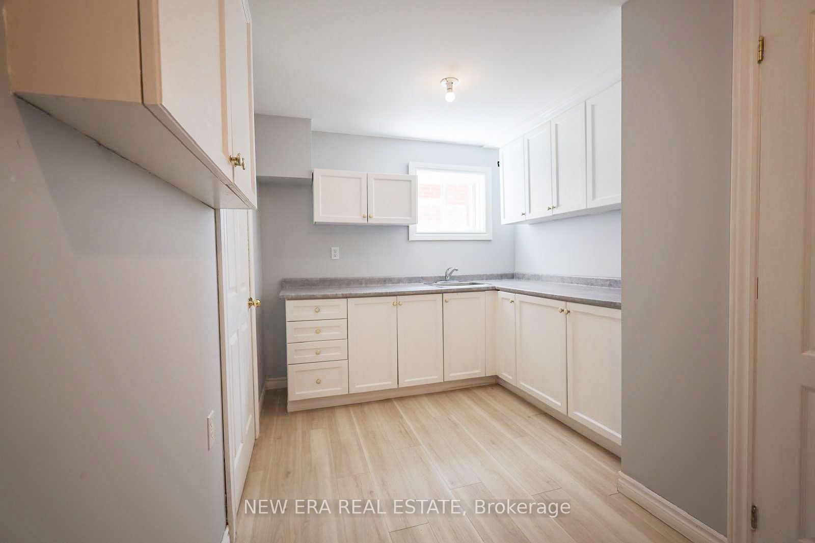 704 Brandenburg Boulevard Property Photo 19