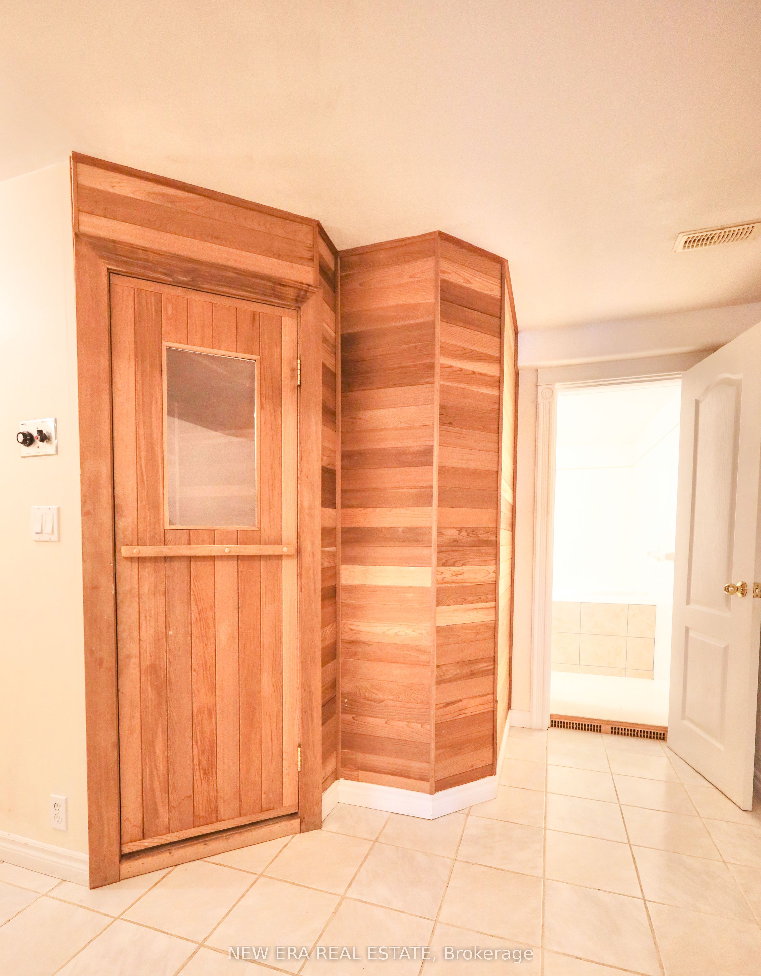 704 Brandenburg Boulevard Property Photo 22
