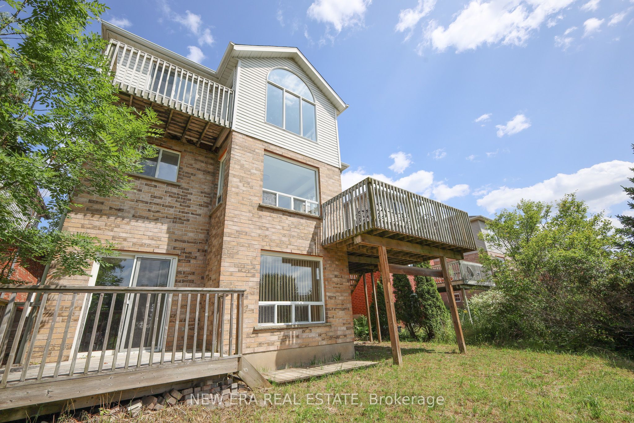 704 Brandenburg Boulevard Property Photo 24
