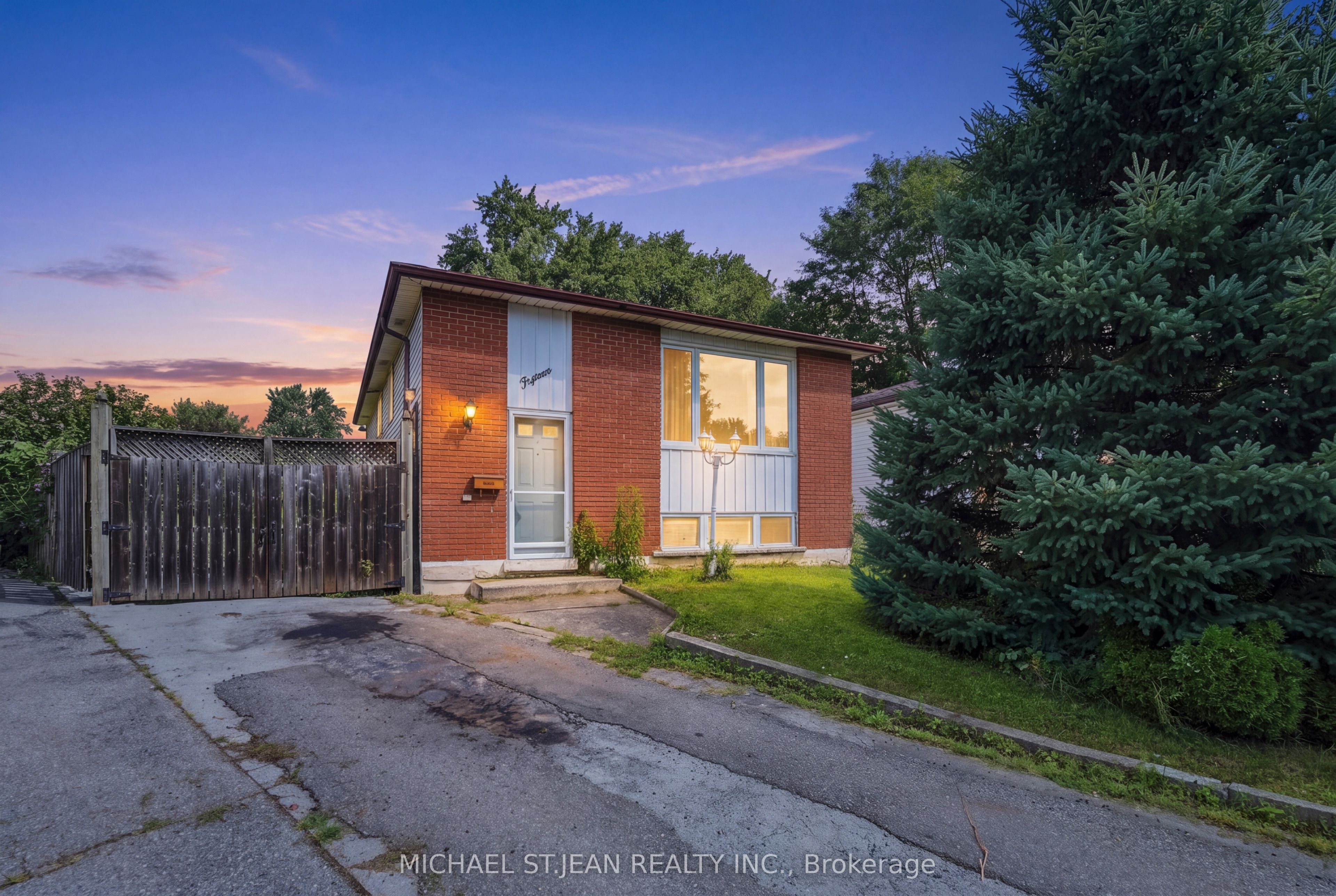 15 Duncairn Court Property Photo 1