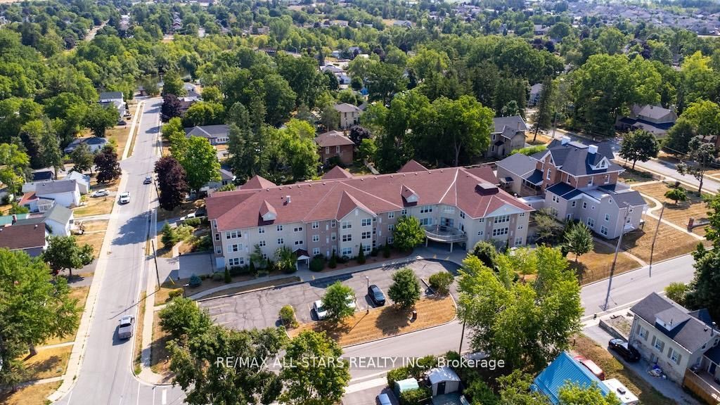 8 Huron Street 106 Property Photo 1