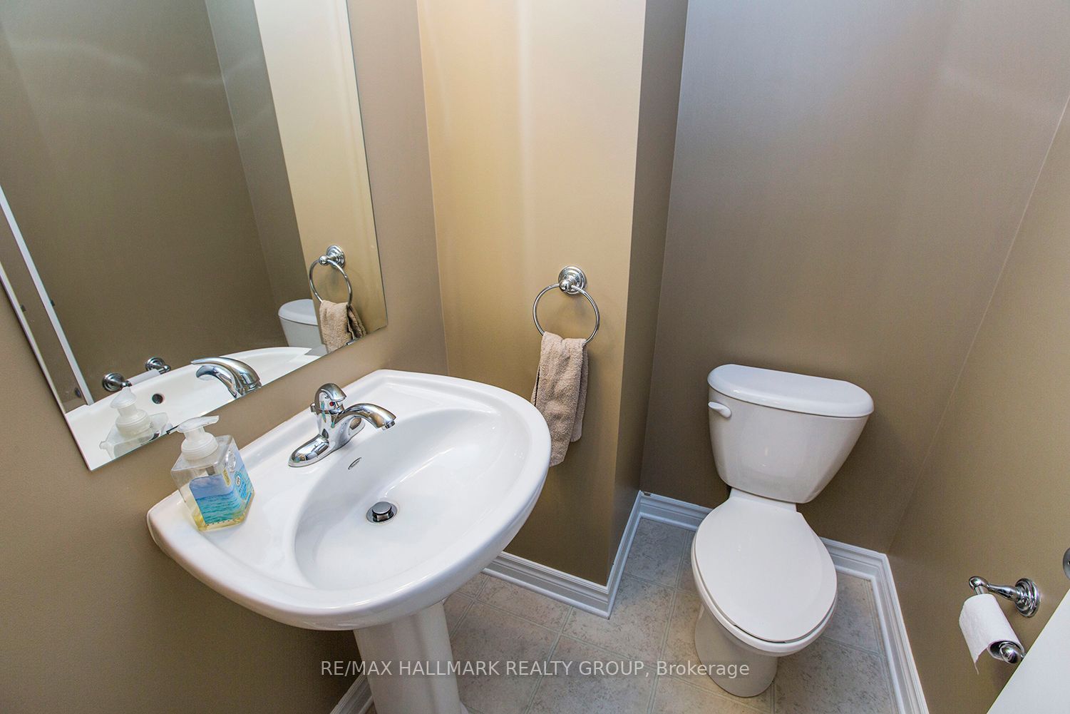 2404 Esprit Drive Property Photo 10