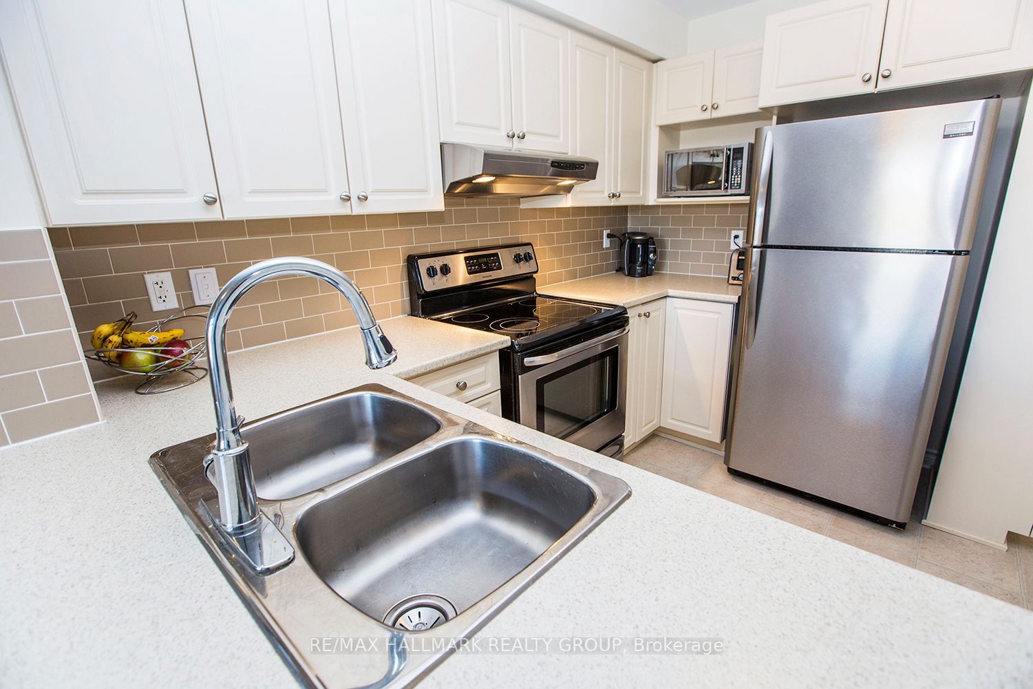2404 Esprit Drive Property Photo 22