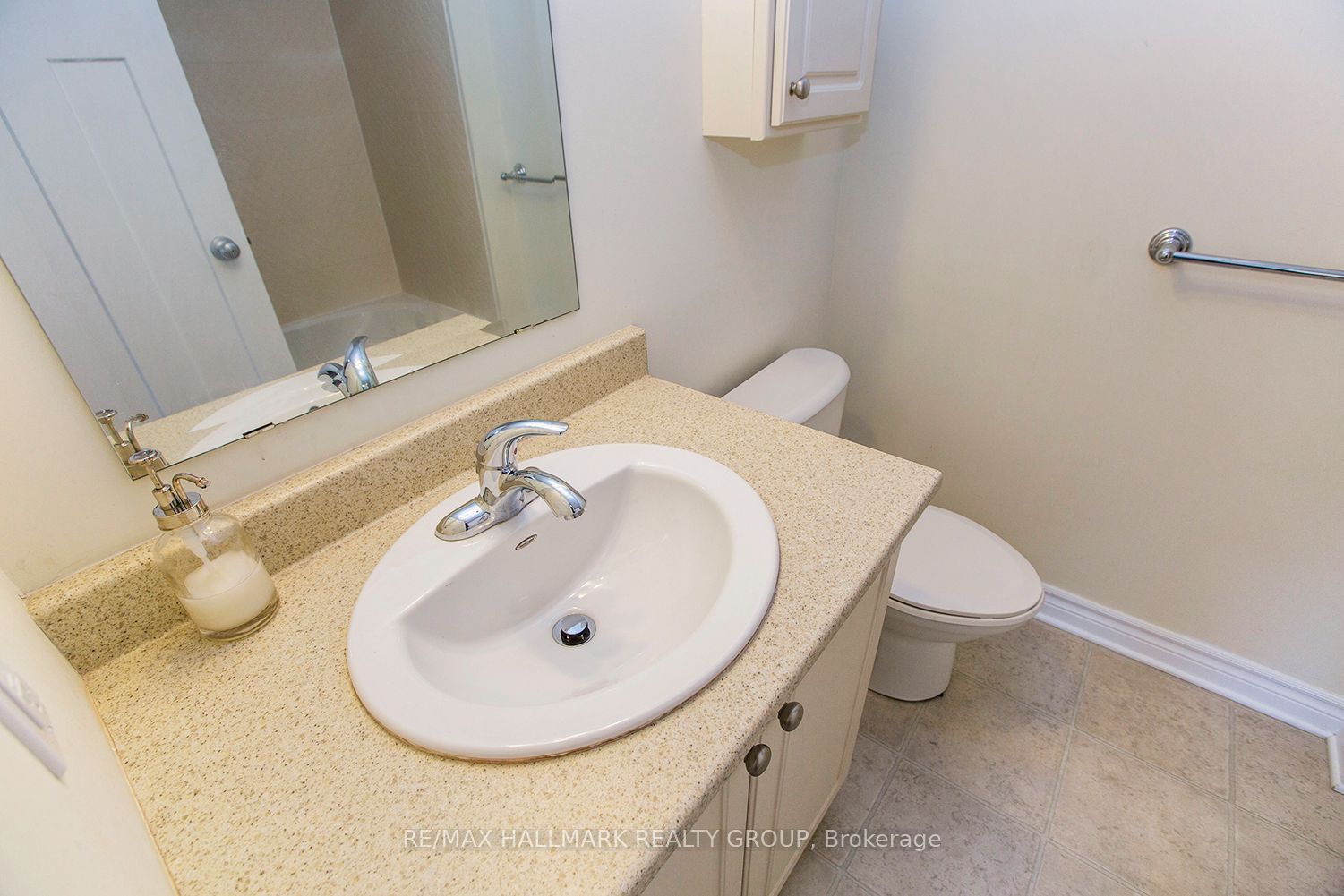 2404 Esprit Drive Property Photo 32