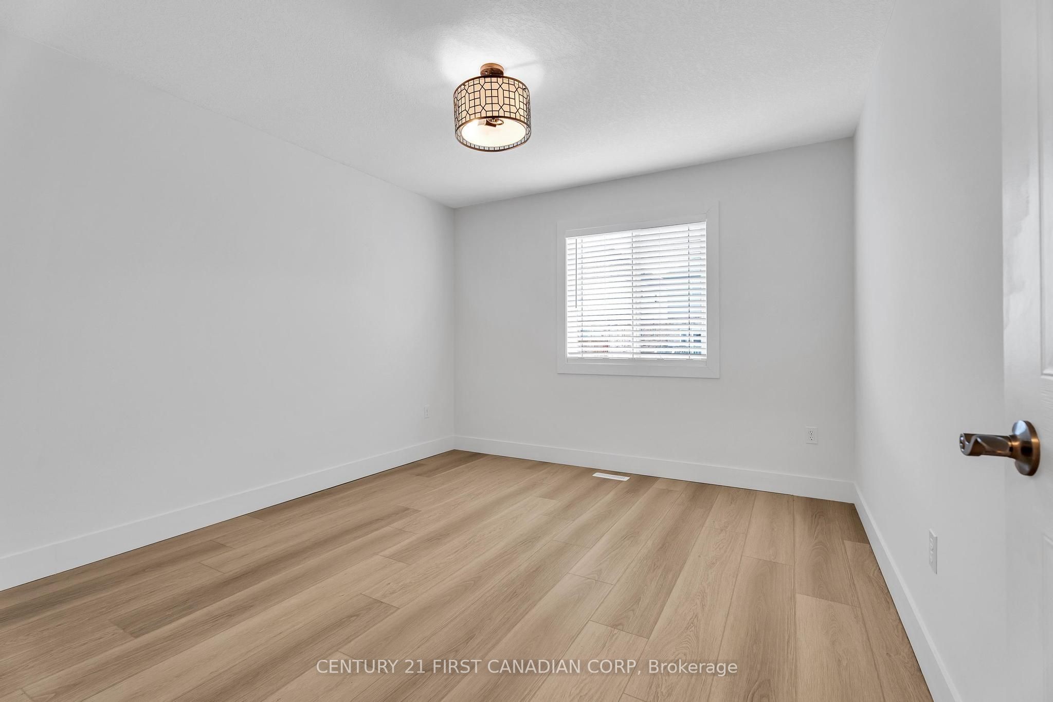799 Oakcrossing Road Property Photo 29