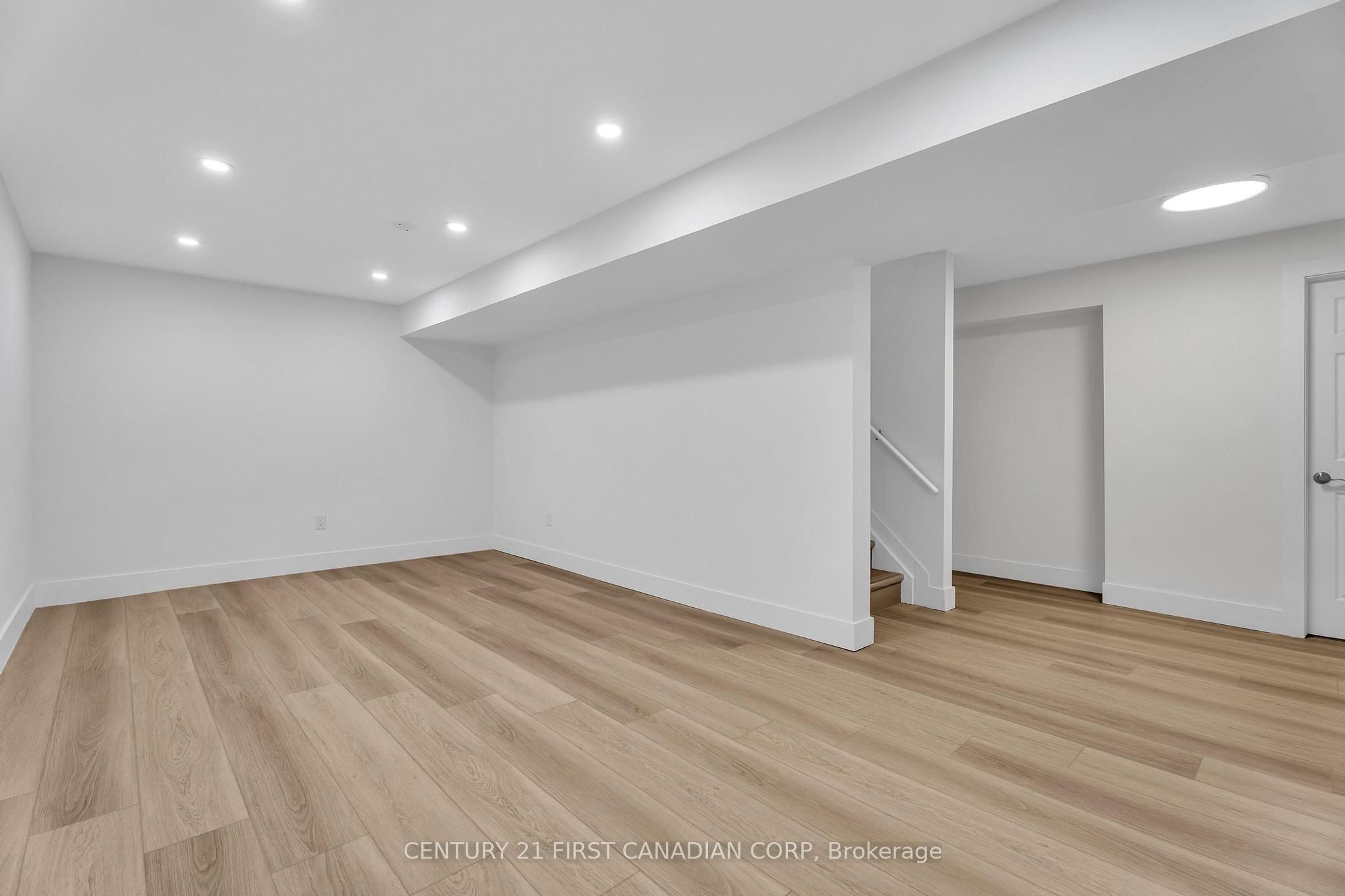 799 Oakcrossing Road Property Photo 34