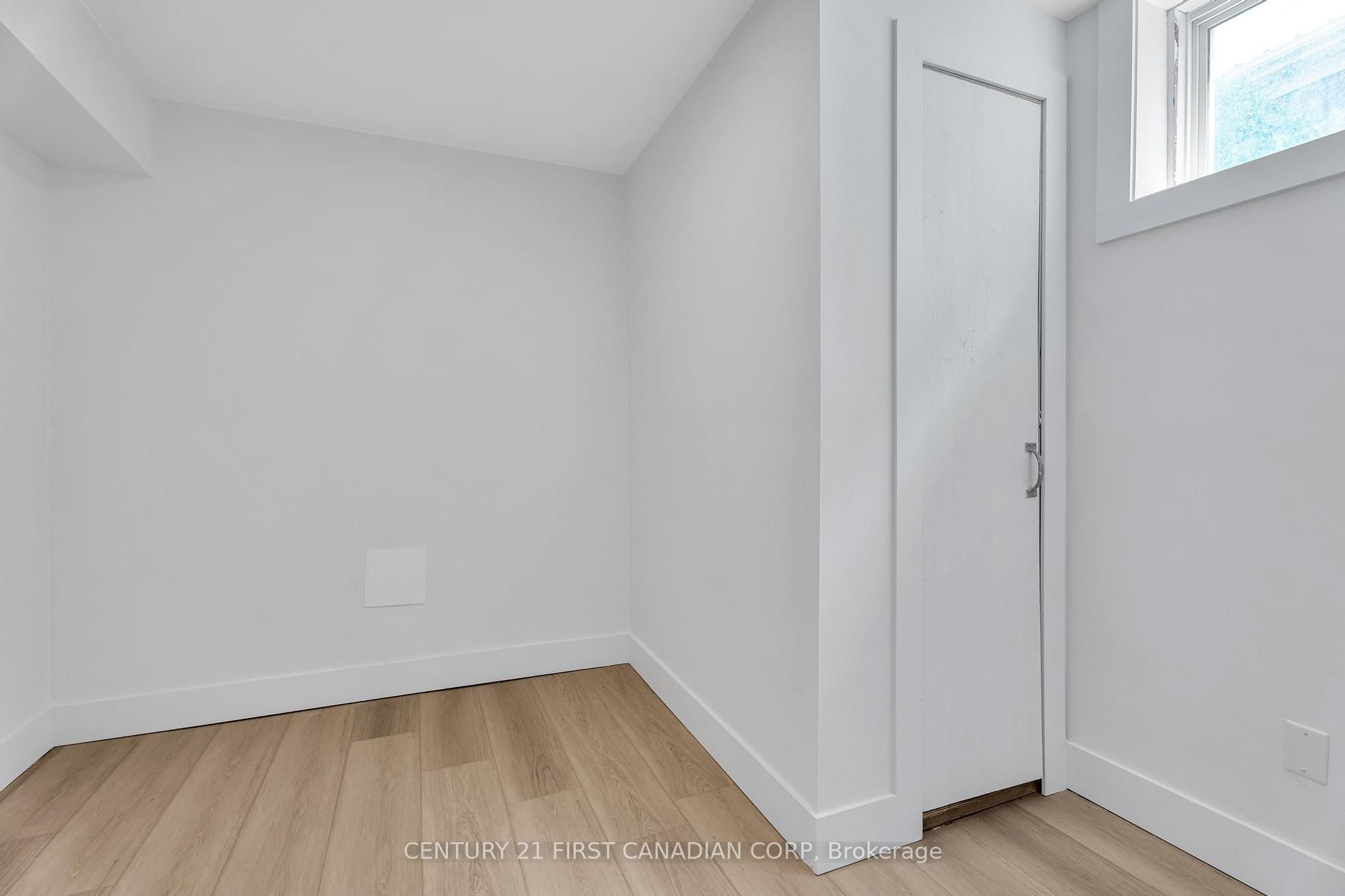 799 Oakcrossing Road Property Photo 37