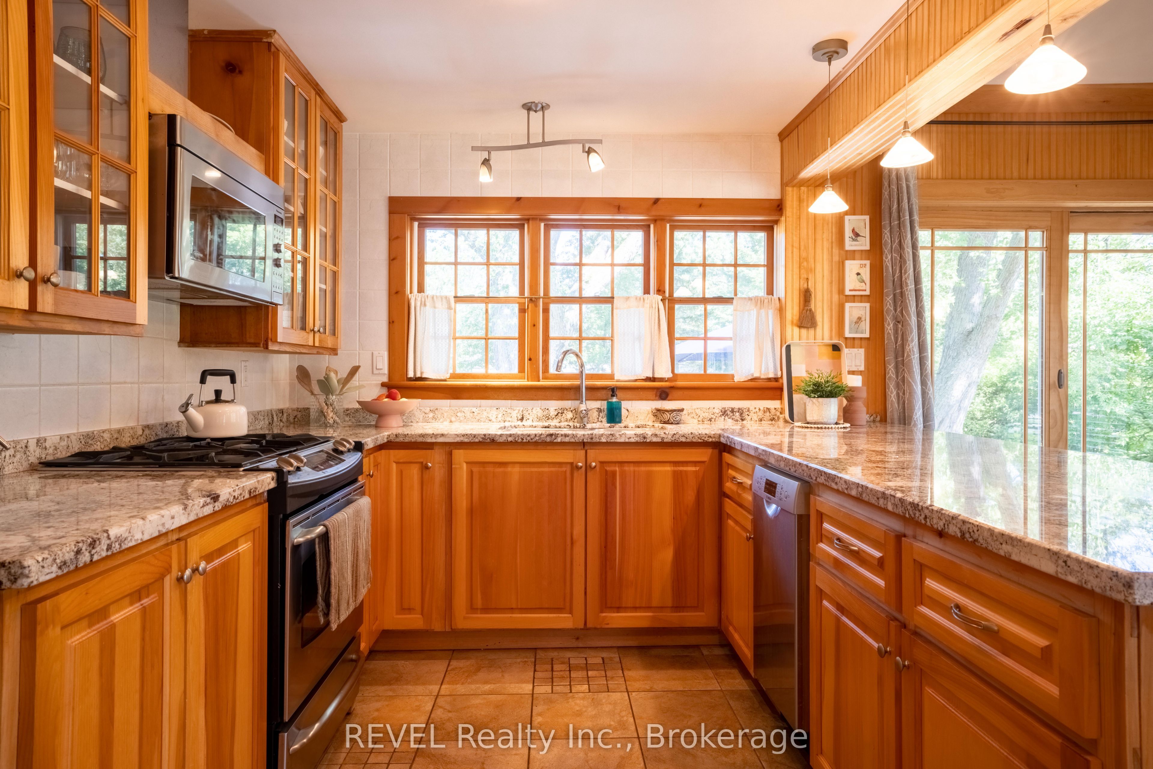 60 Bernard Avenue Property Photo 20