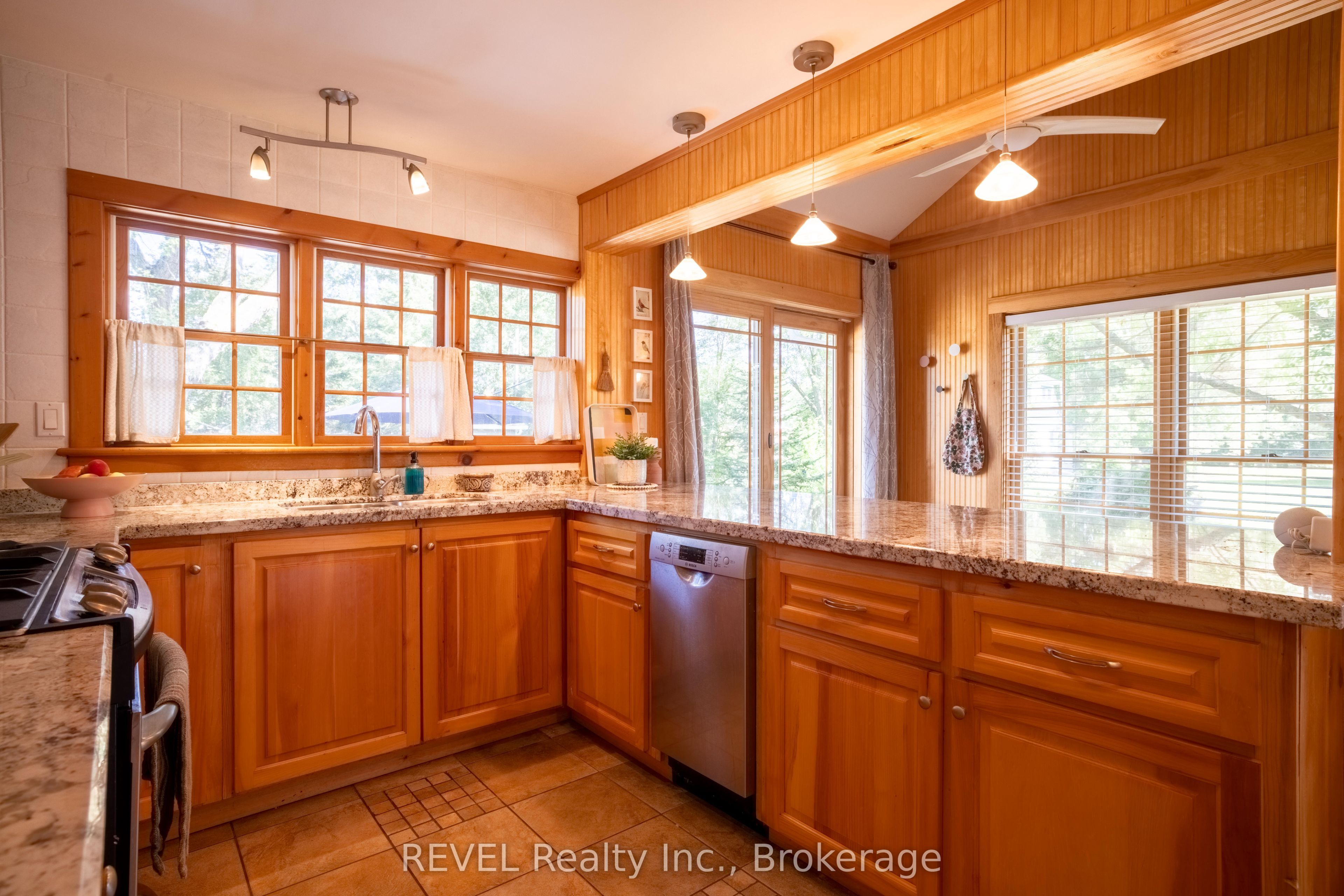 60 Bernard Avenue Property Photo 21