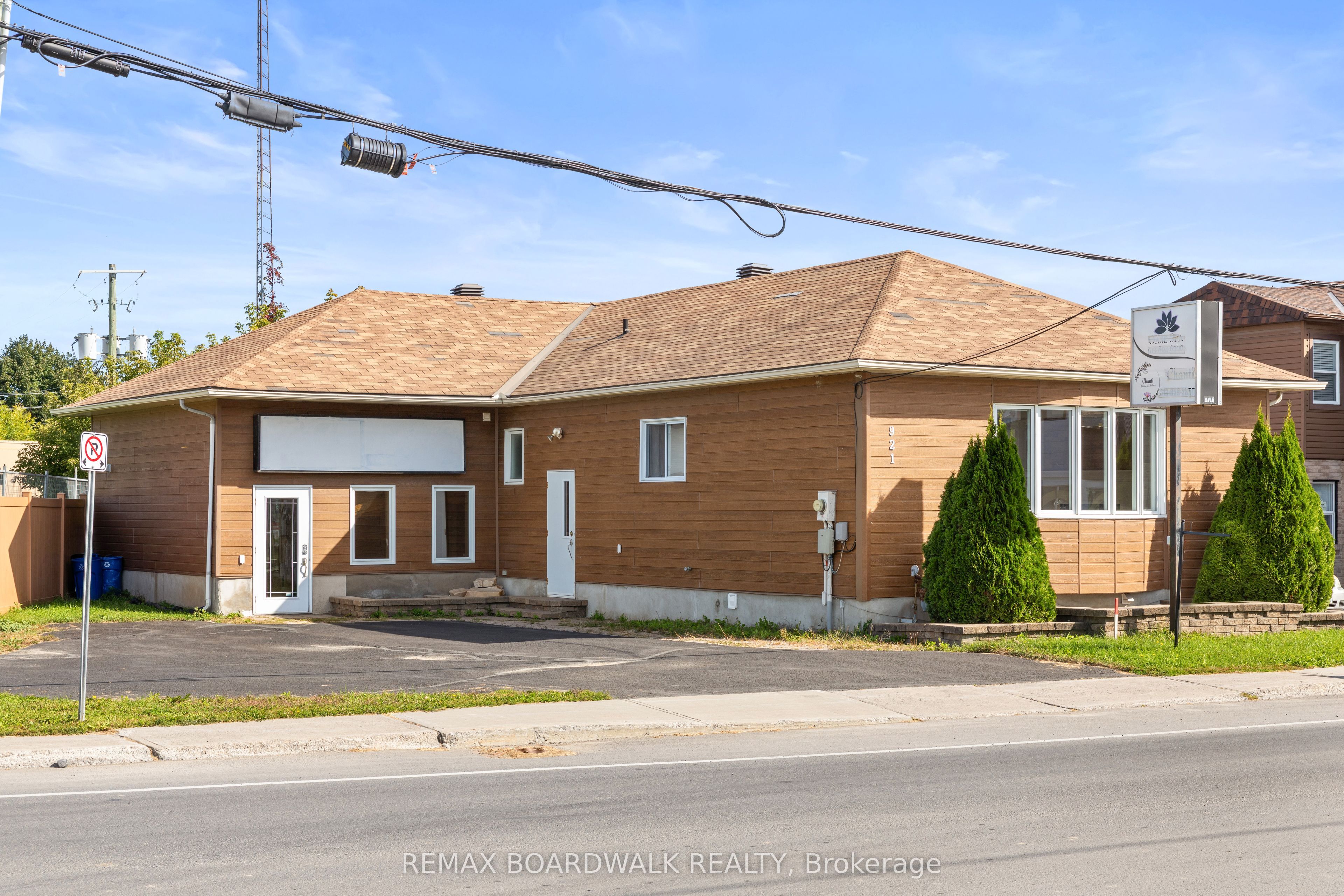921 Notre Dame Street Property Photo 2
