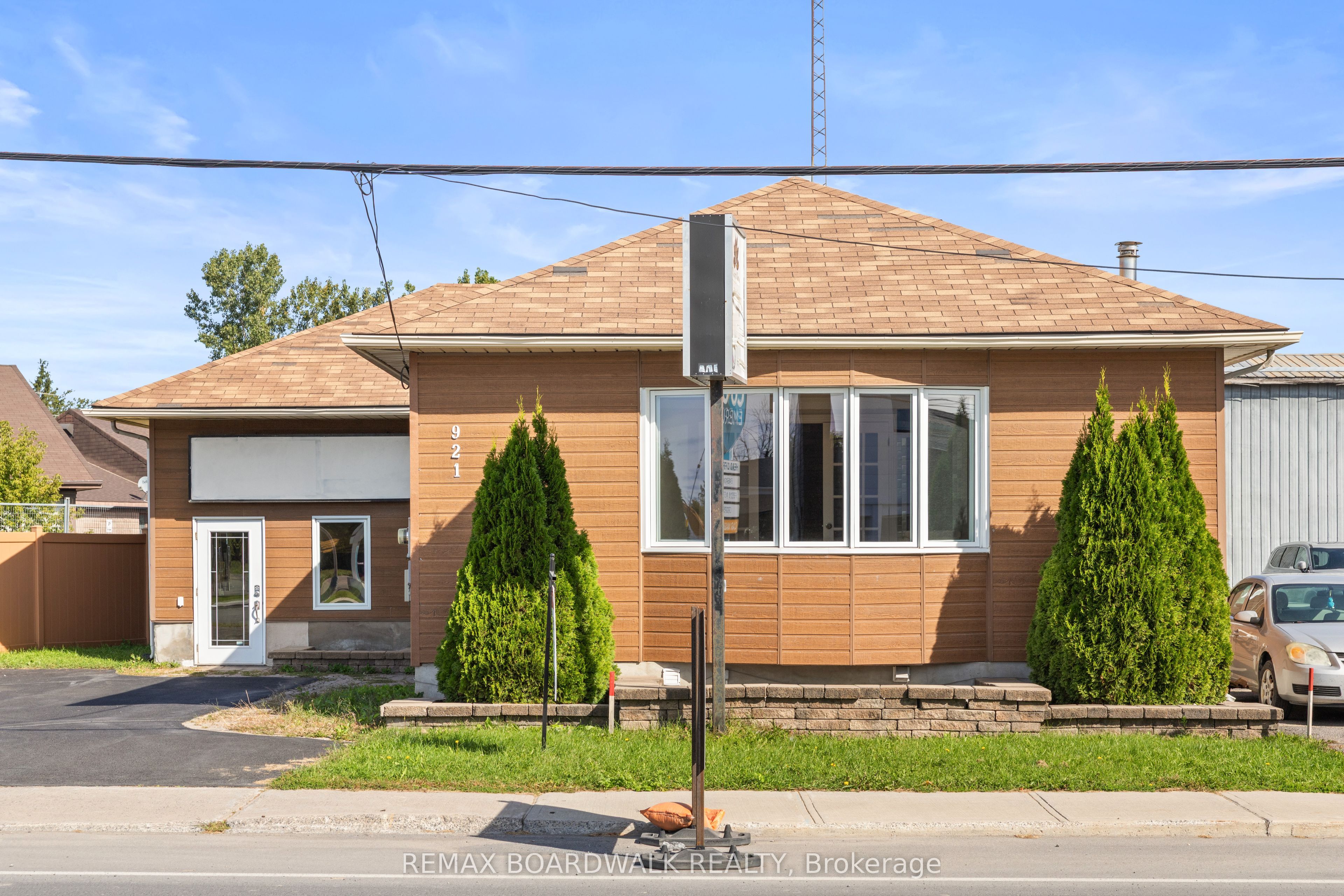 921 Notre Dame Street Property Photo 3
