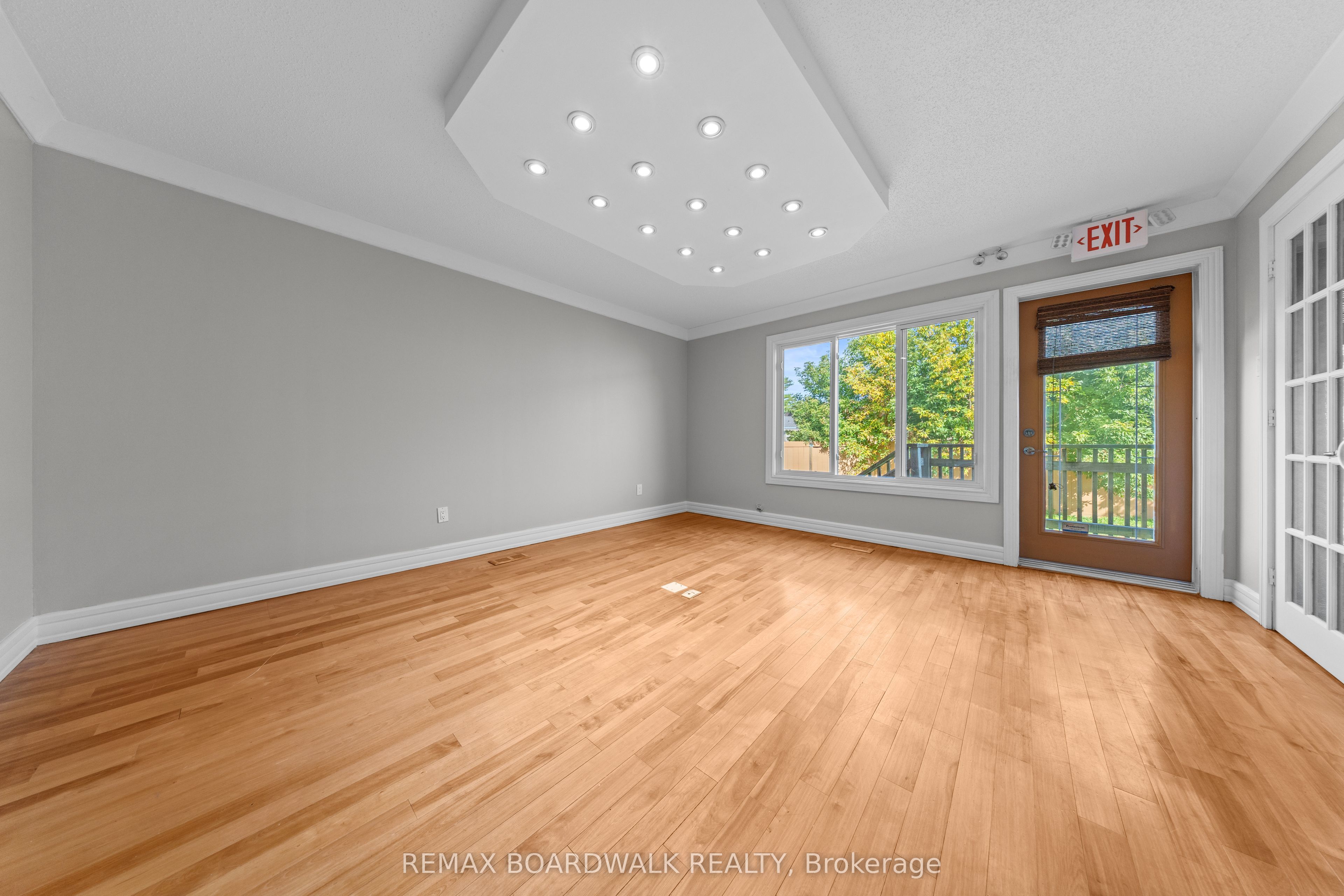 921 Notre Dame Street Property Photo 12