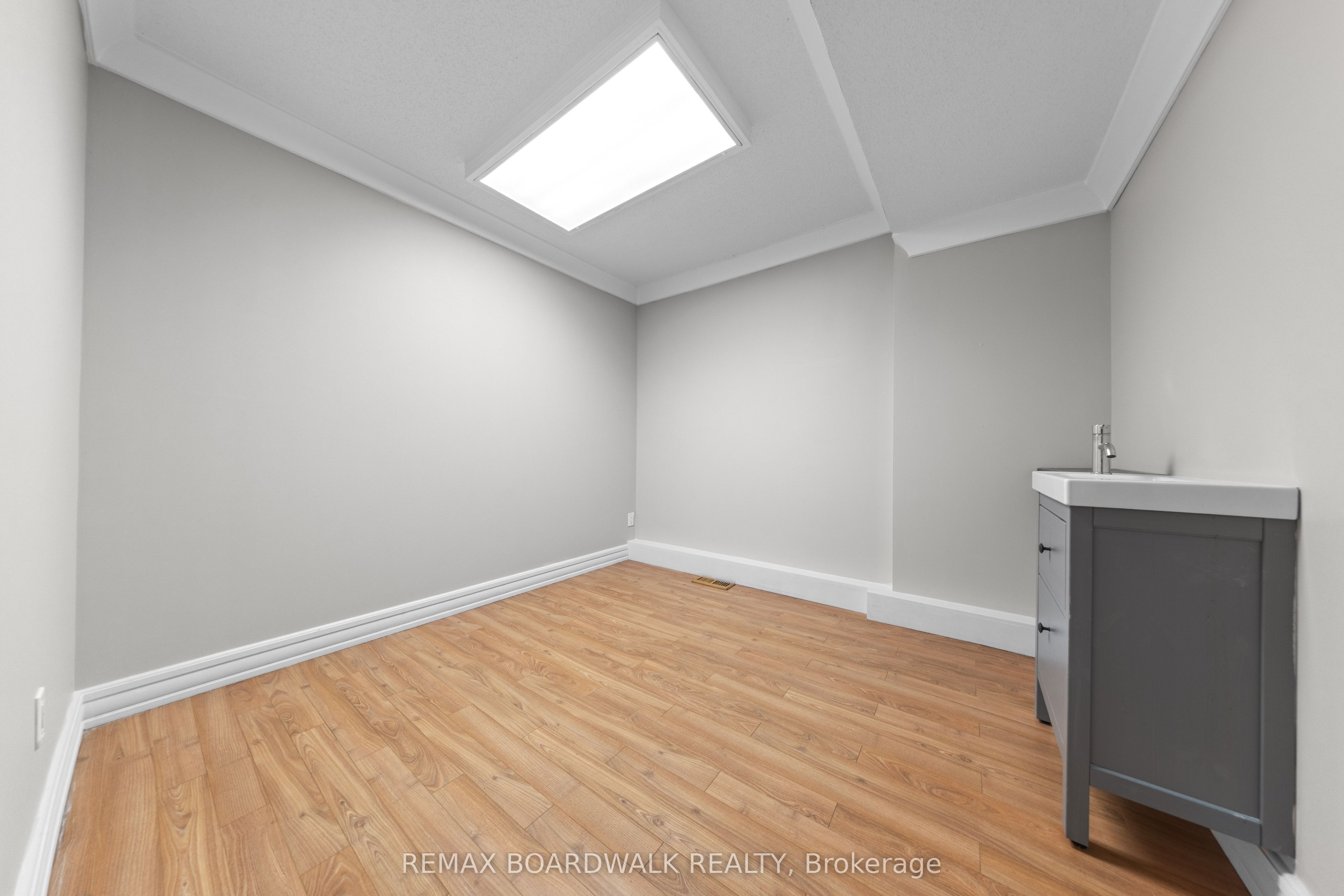 921 Notre Dame Street Property Photo 14