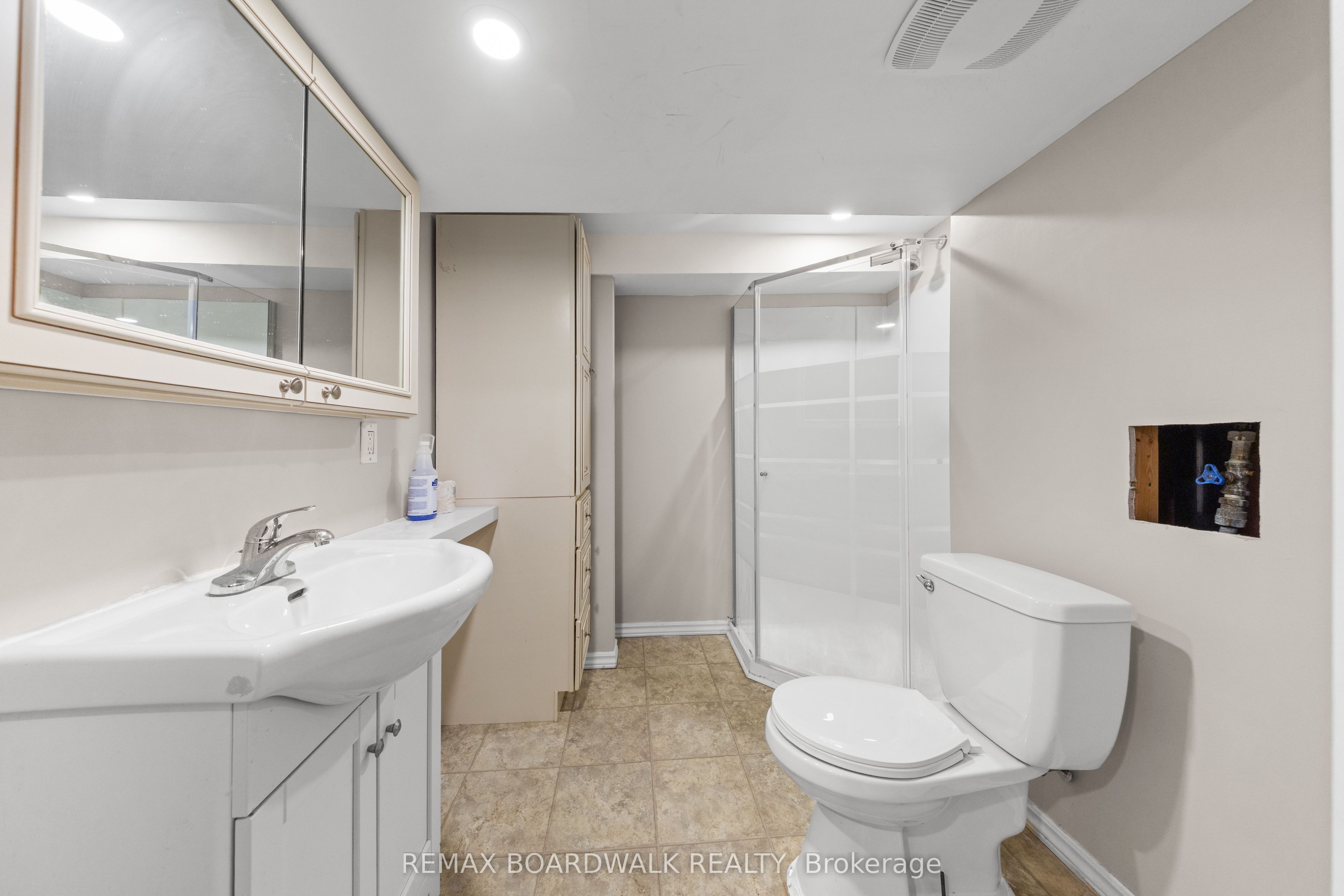 921 Notre Dame Street Property Photo 18