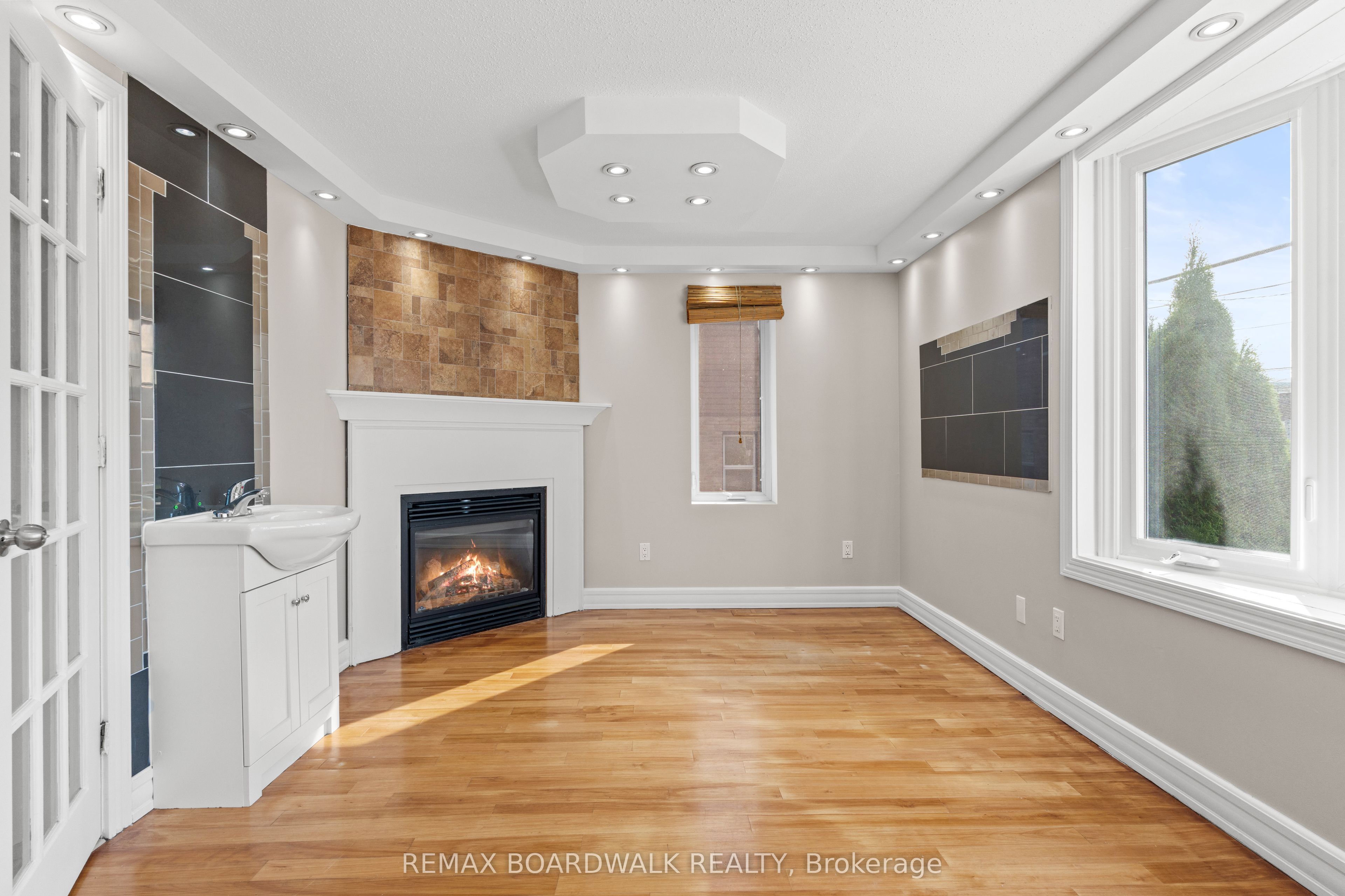 921 Notre Dame Street Property Photo 21