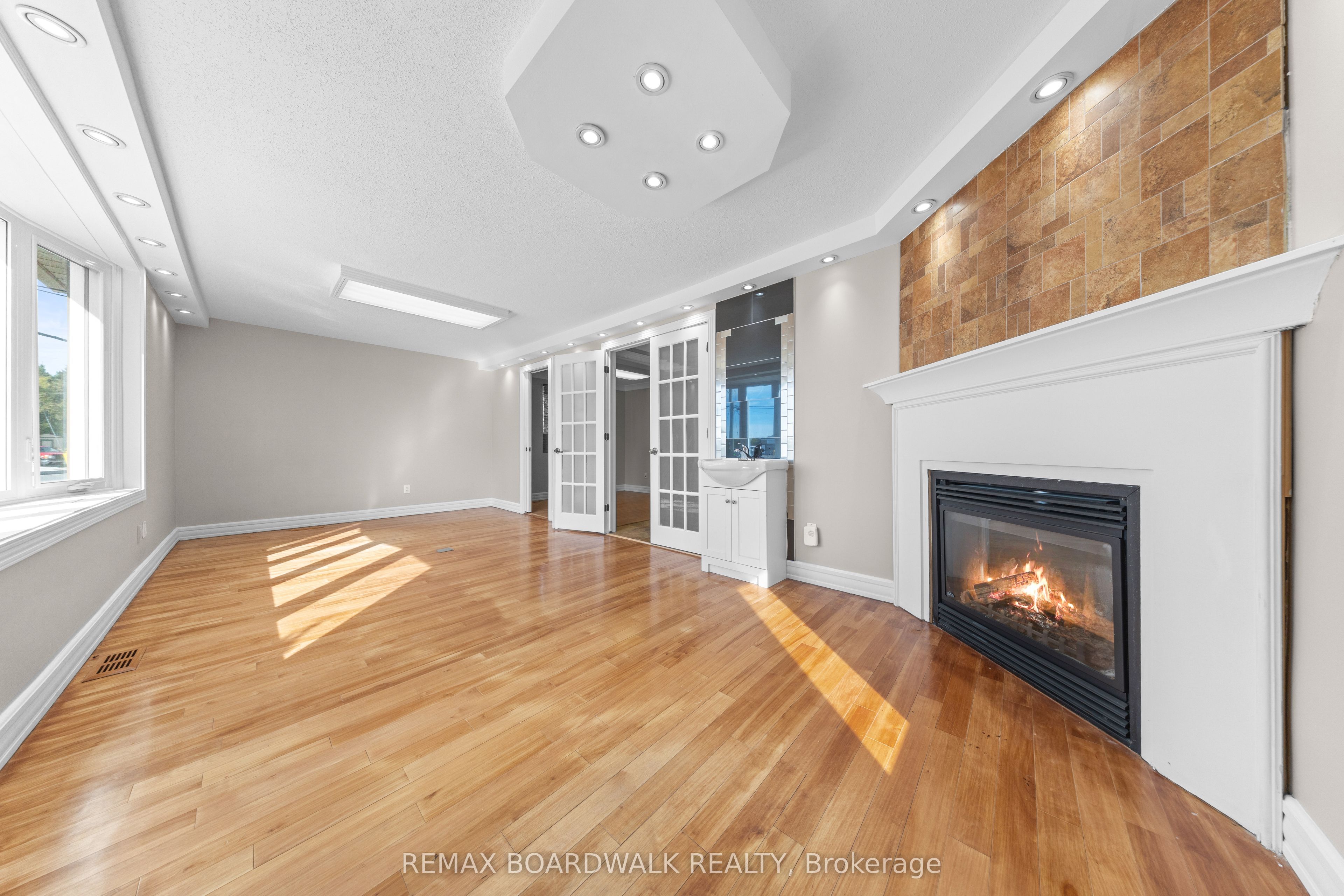 921 Notre Dame Street Property Photo 22