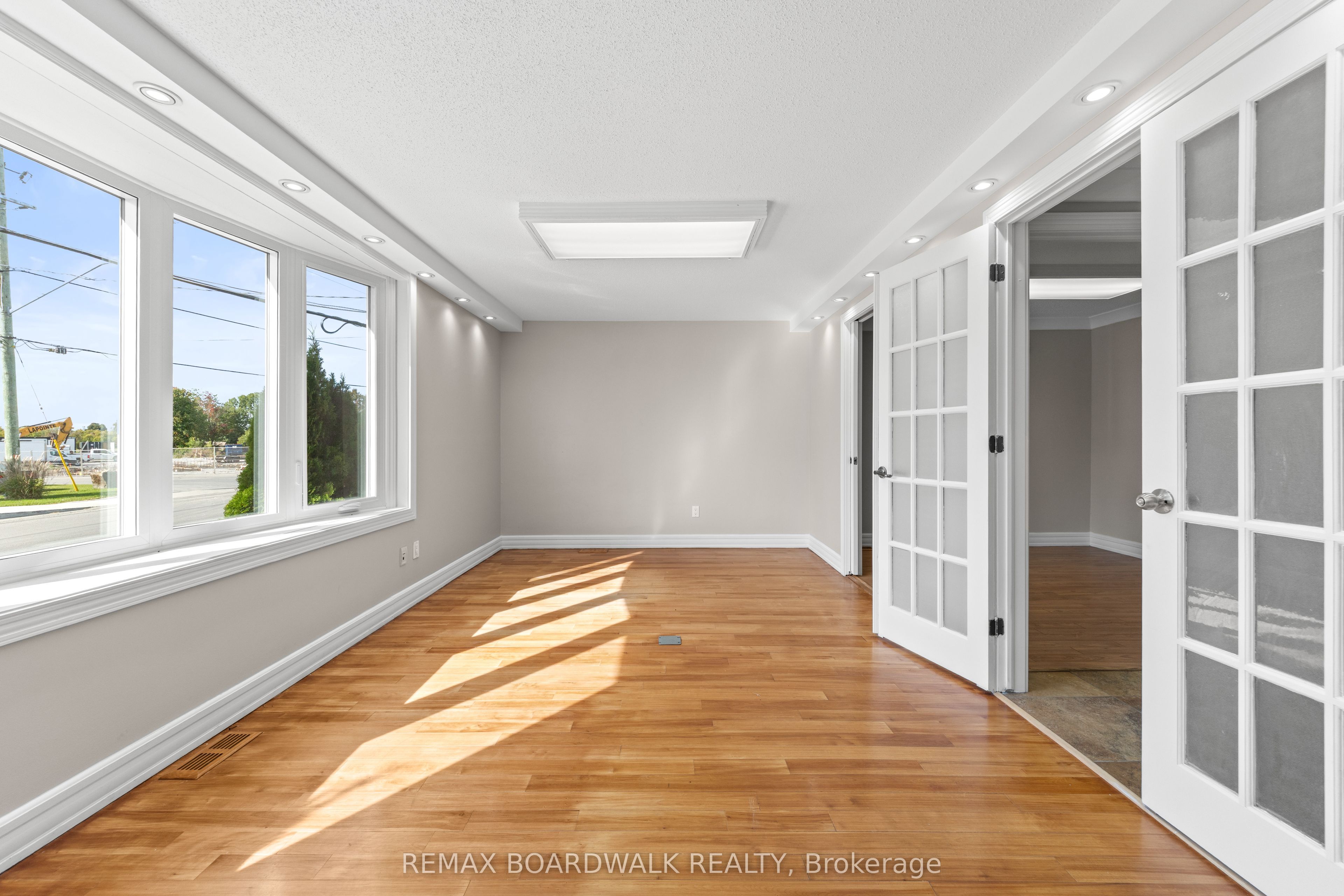 921 Notre Dame Street Property Photo 25