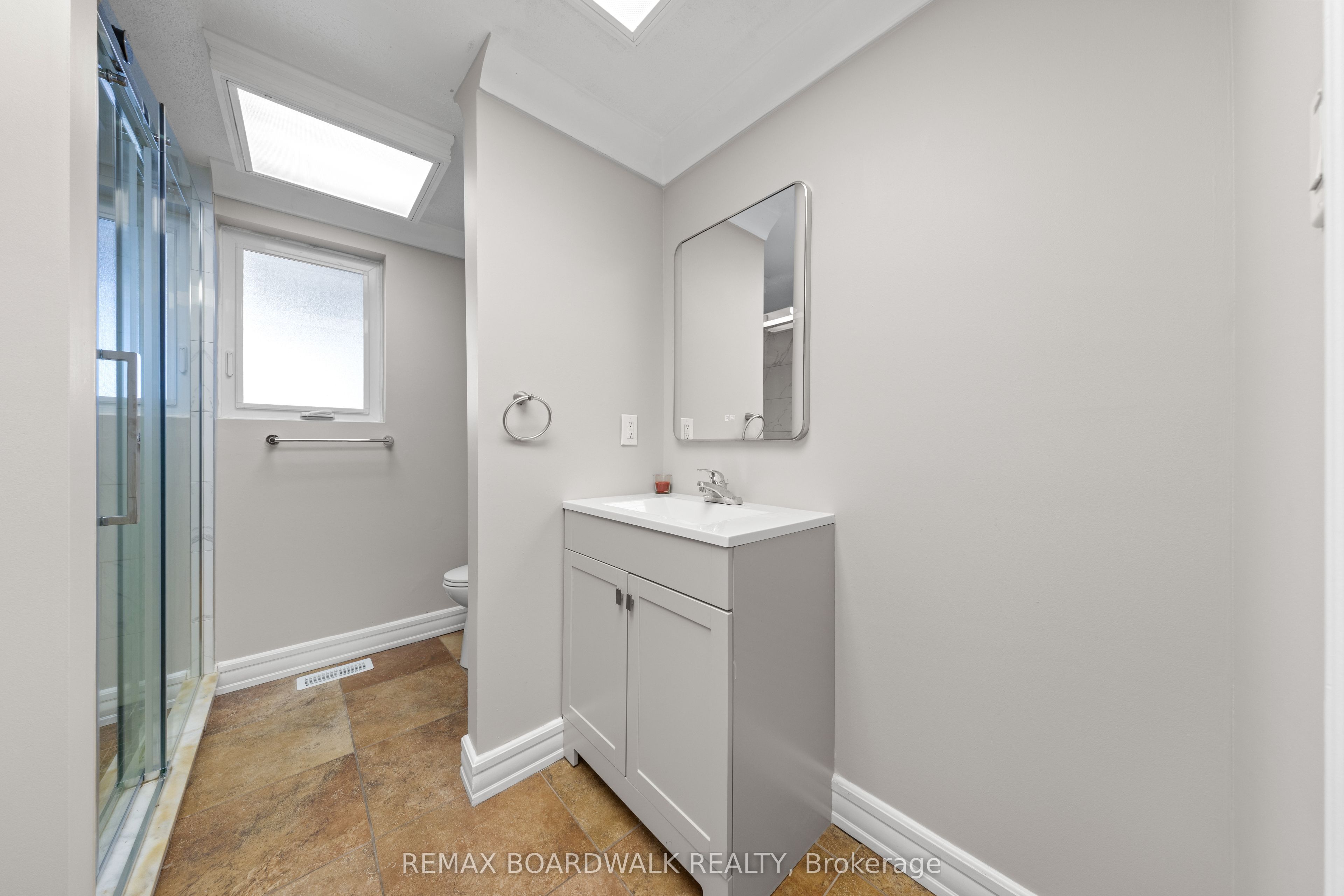 921 Notre Dame Street Property Photo 27