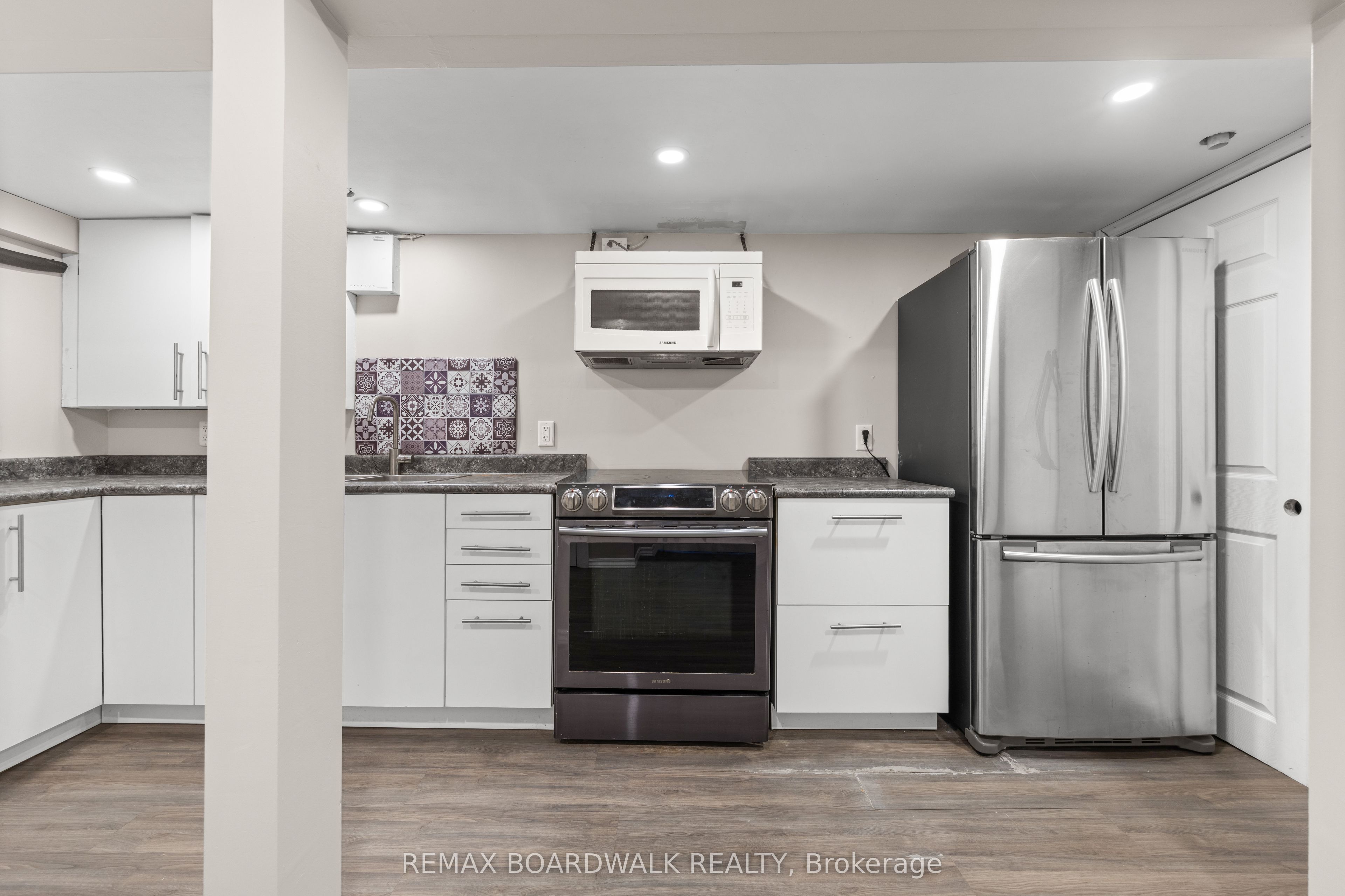 921 Notre Dame Street Property Photo 28