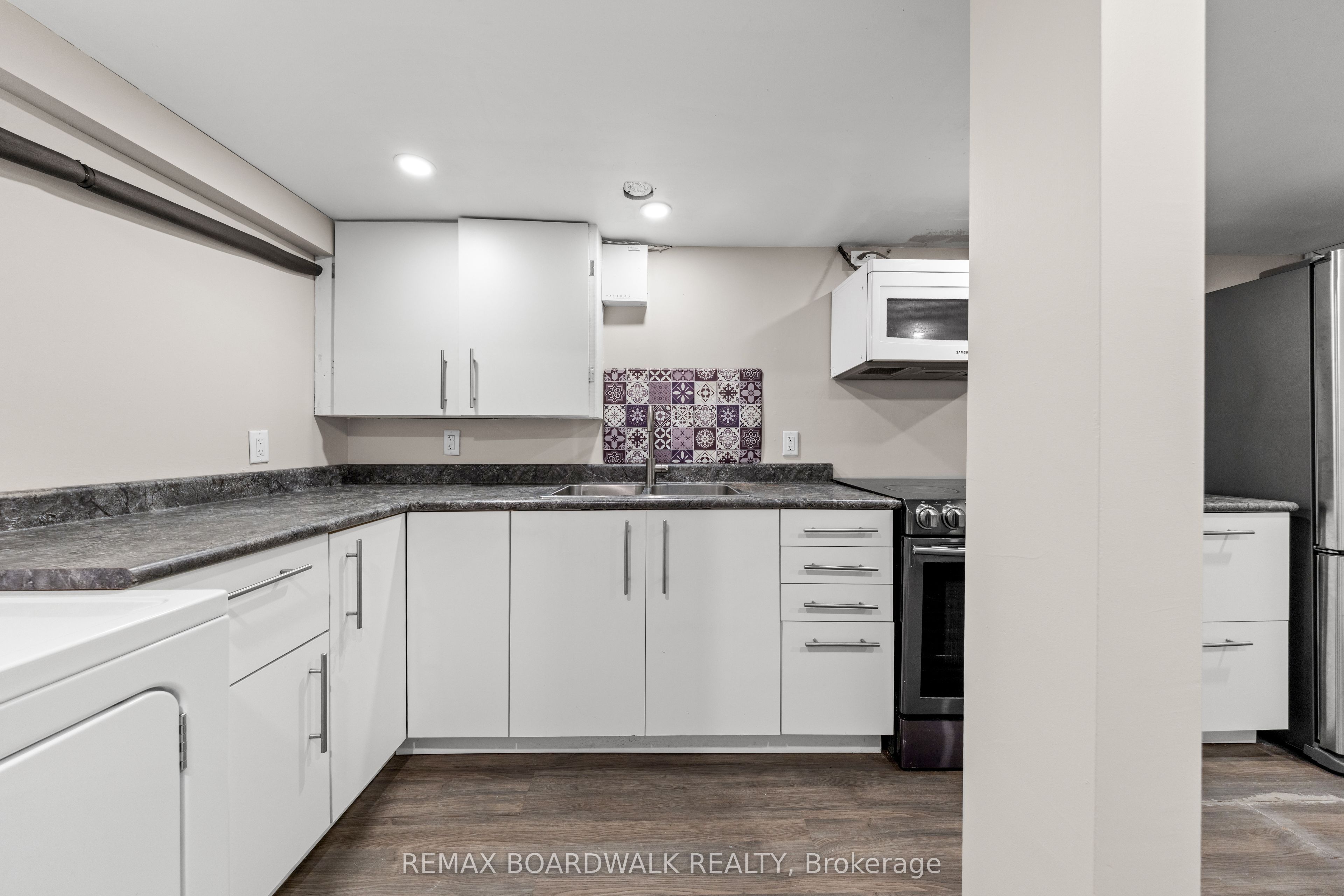 921 Notre Dame Street Property Photo 31