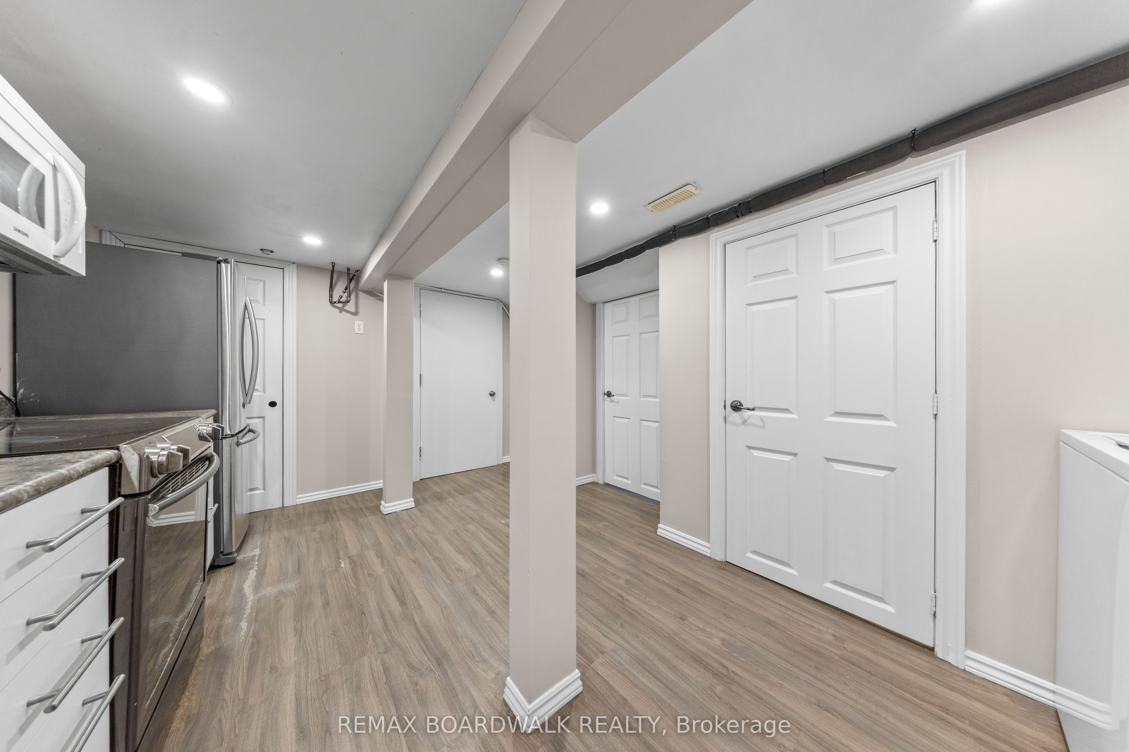 921 Notre Dame Street Property Photo 32