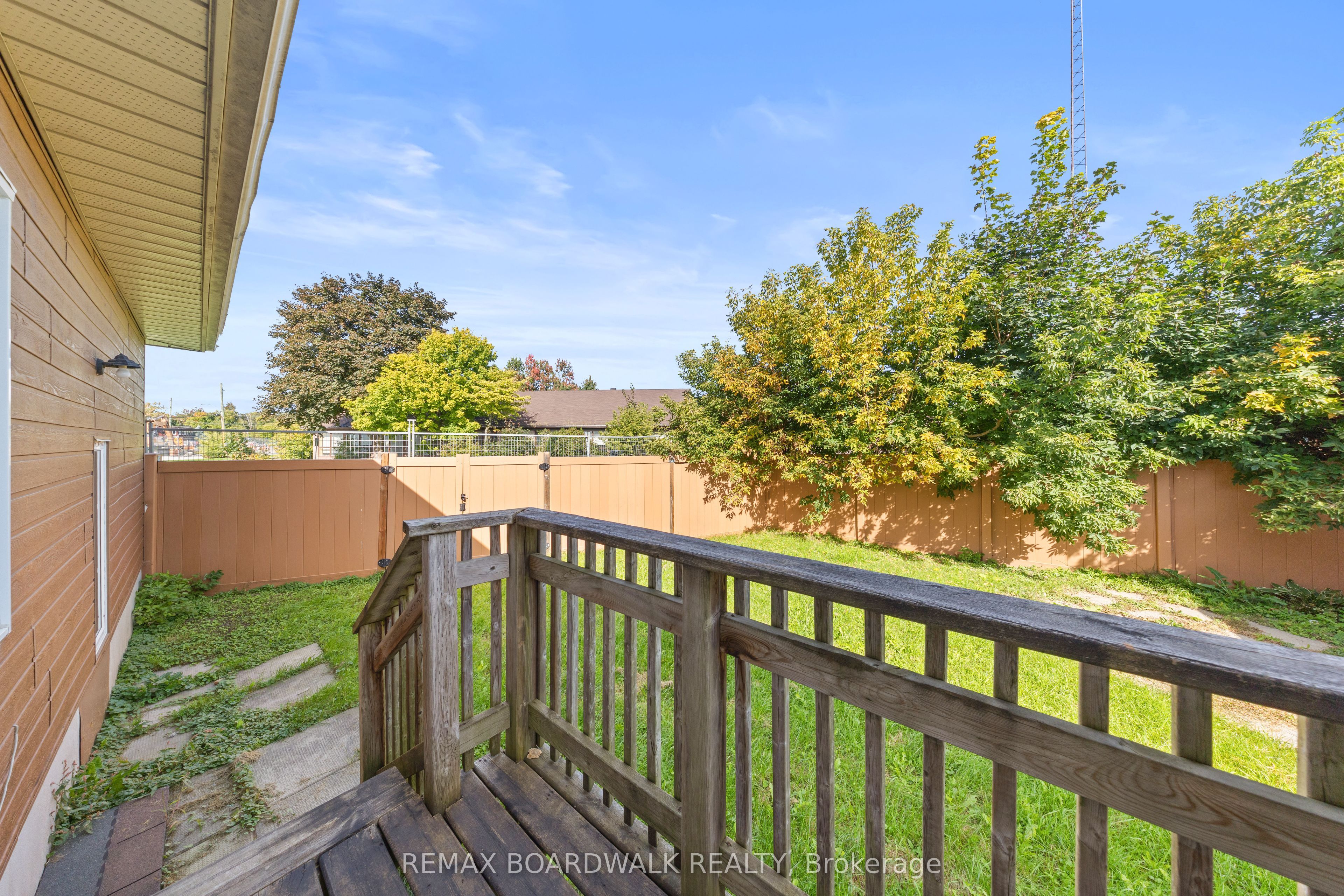 921 Notre Dame Street Property Photo 35