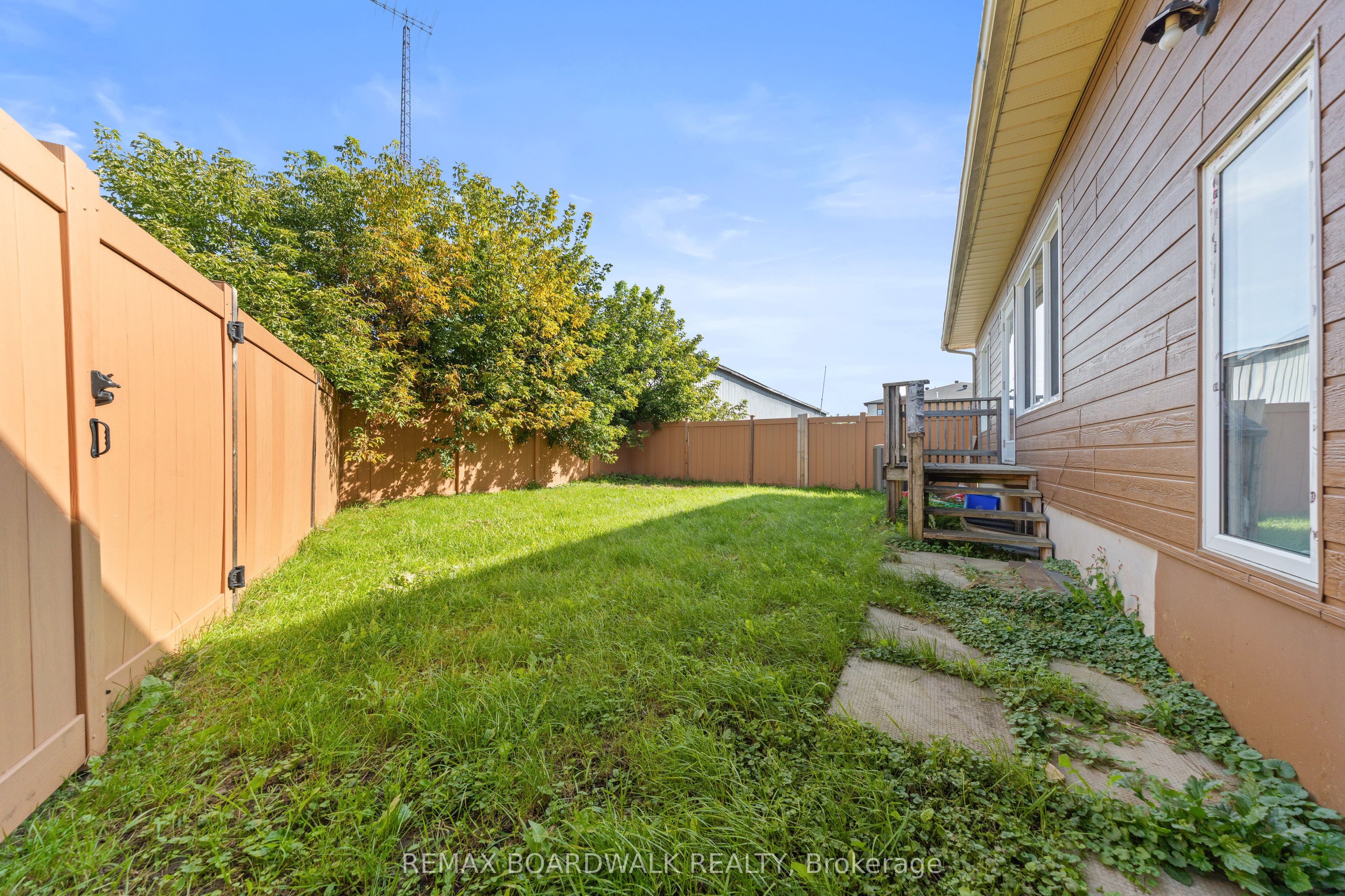 921 Notre Dame Street Property Photo 36