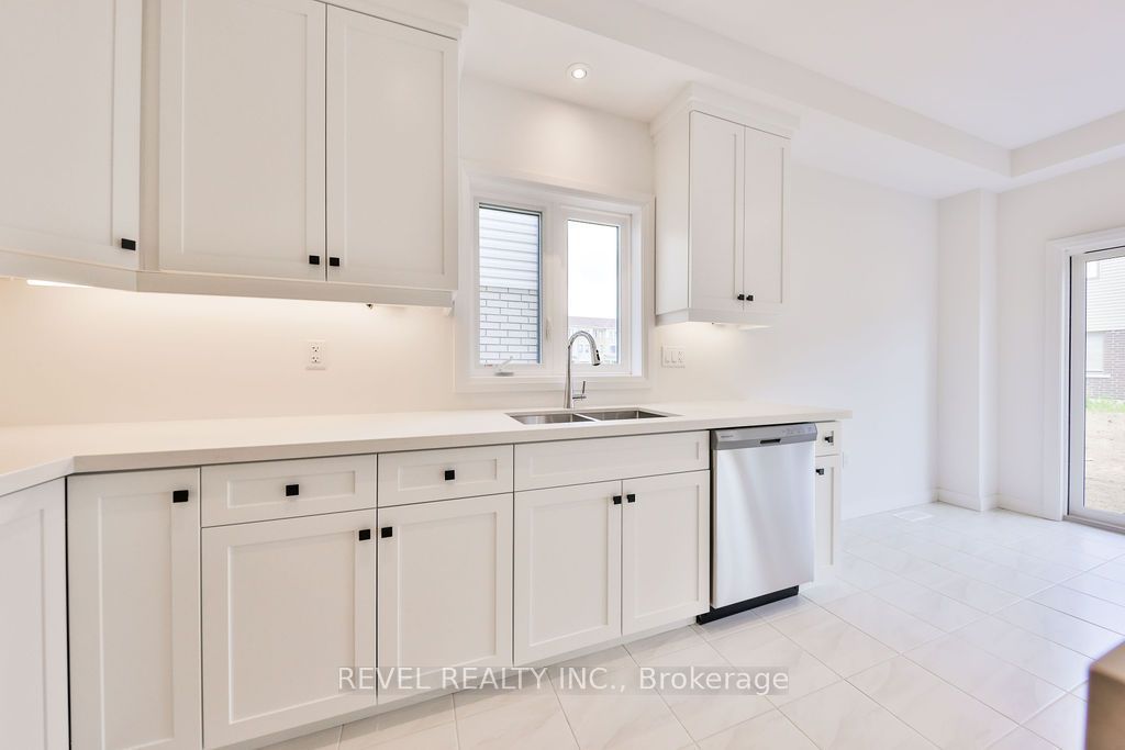 24 Broddy Avenue Upper Property Photo 16