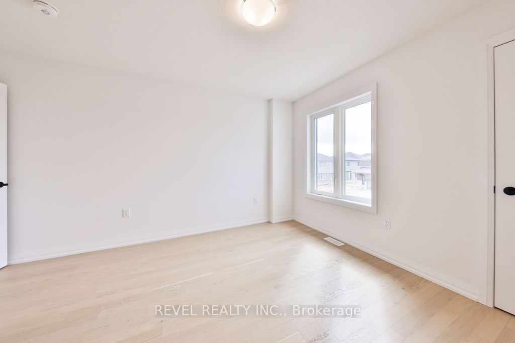 24 Broddy Avenue Upper Property Photo 32