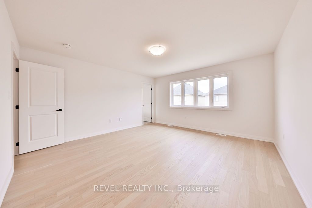 24 Broddy Avenue Upper Property Photo 40