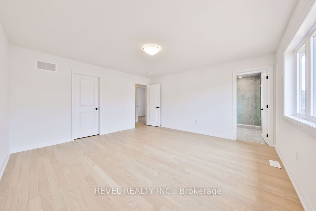 24 Broddy Avenue Upper Property Photo 41