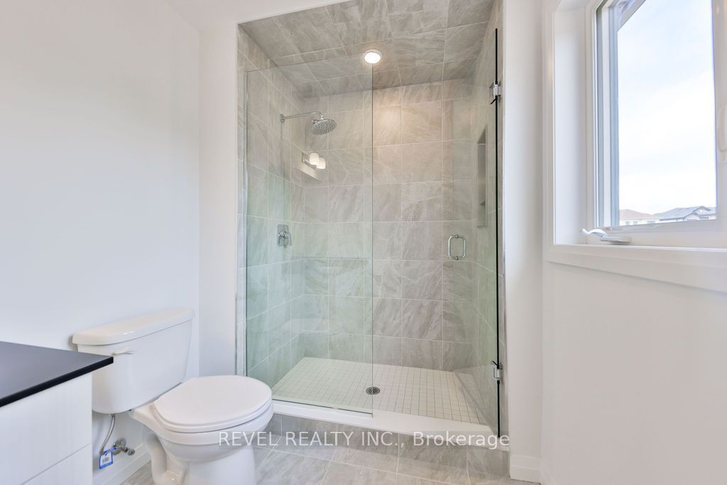 24 Broddy Avenue Upper Property Photo 44