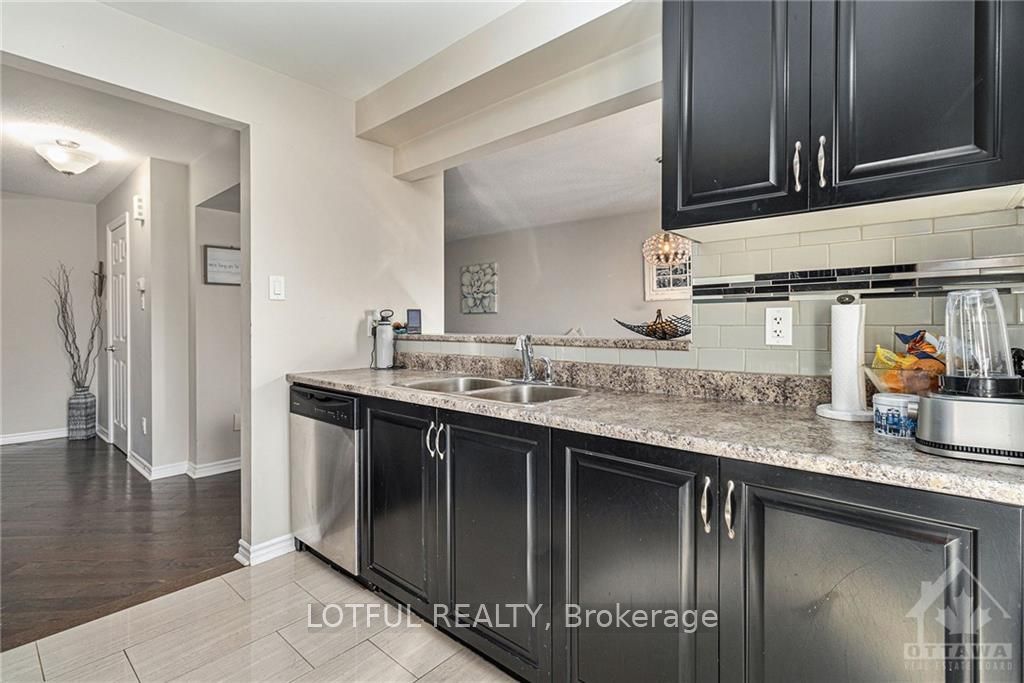 477 Meadowhawk Crescent Property Photo 8